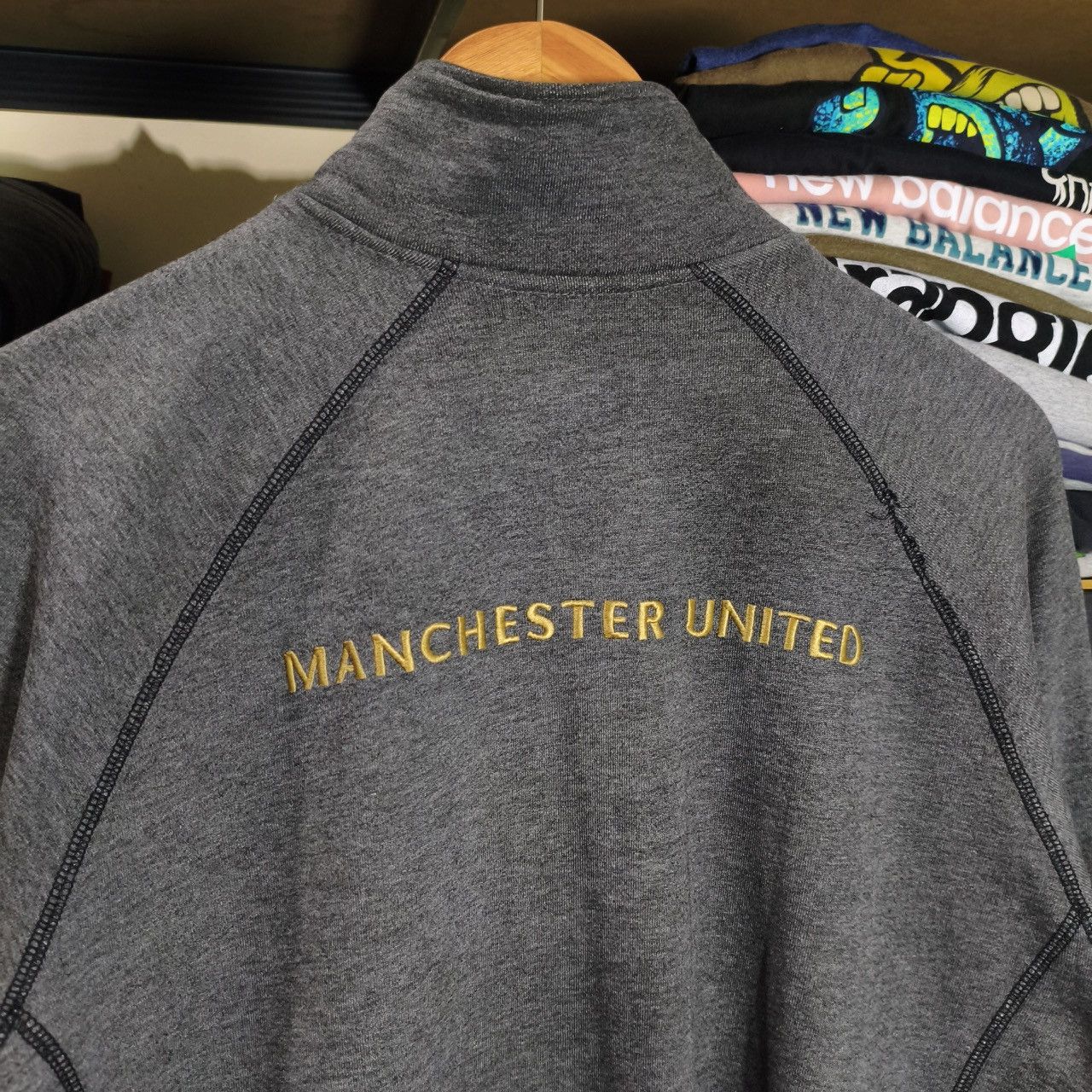 Vintage Vtg Manchester United track jacket embroidered club crest Size US M / EU 48-50 / 2 - 8 Thumbnail