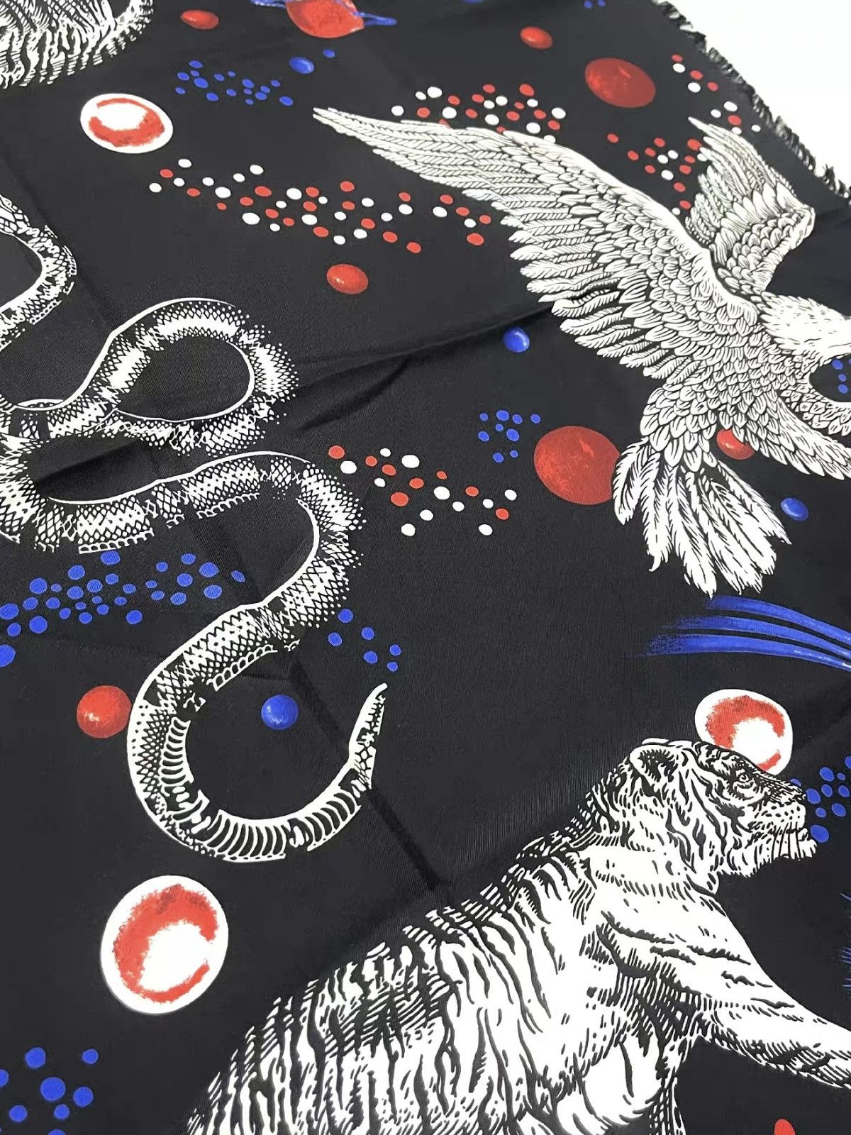 Gucci Runway scarf Size ONE SIZE - 3 Thumbnail
