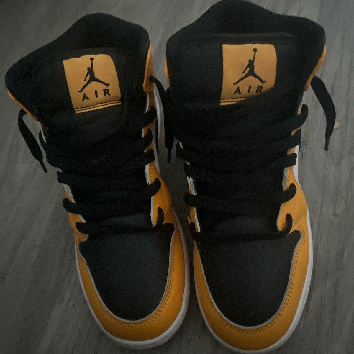 Jordan Brand Jordan 1s Size US 6 / EU 39 - 2 Thumbnail