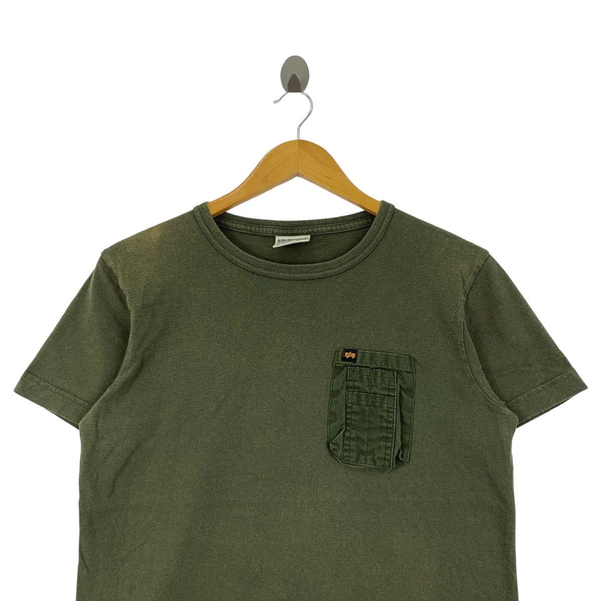 Alpha Industries Vintage ALPHA INDUSTRIES ARMY Embossed Pocket Tee Shirt Size US M / EU 48-50 / 2 - 2 Thumbnail