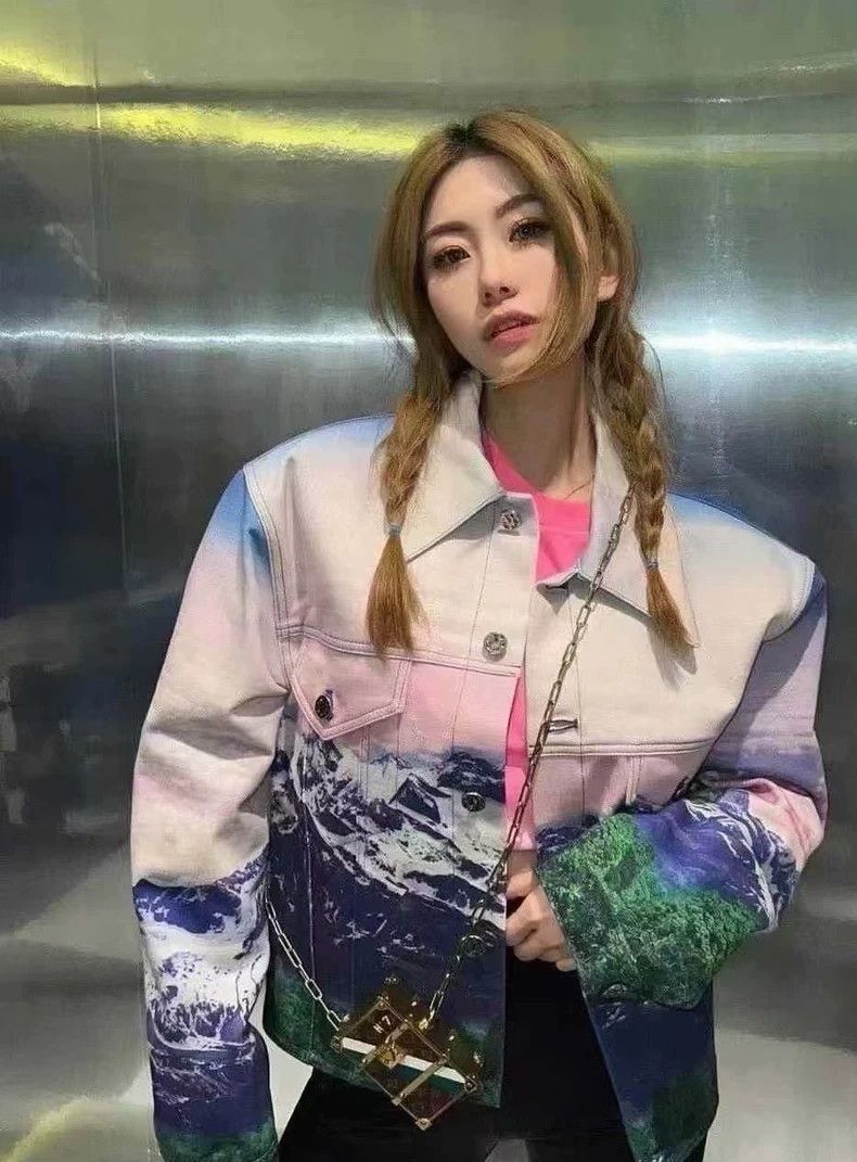 Louis Vuitton Louis Vuitton New Oil Painting Snow Mountain Scenic Denim Size US L / EU 52-54 / 3 - 7 Thumbnail
