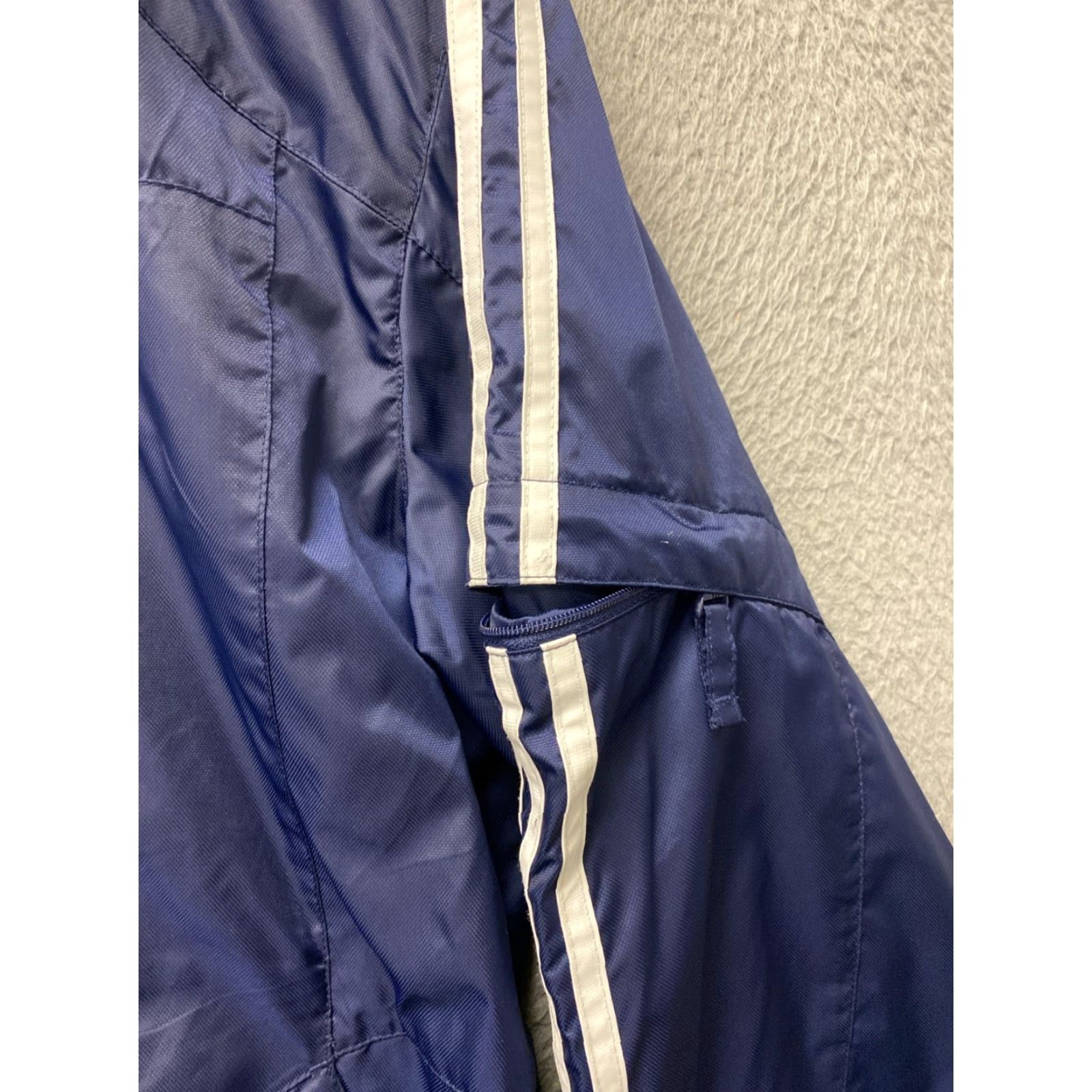 Adidas Adidas Windbreaker Jacket Mens M Navy Lined Polyester Blend Nylon Dark Blue Adidas Originals Windbreaker Mens M Navy Size US M / EU 48-50 / 2 - 5 Thumbnail