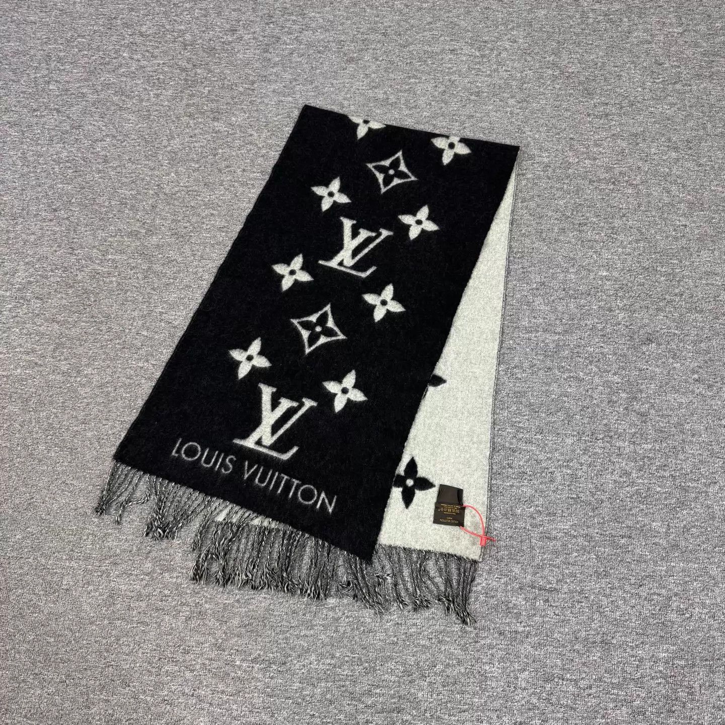 Louis Vuitton LV Monogram Jacquard Double-Sided Cashmere Scarf 99 Size ONE SIZE - 1 Thumbnail