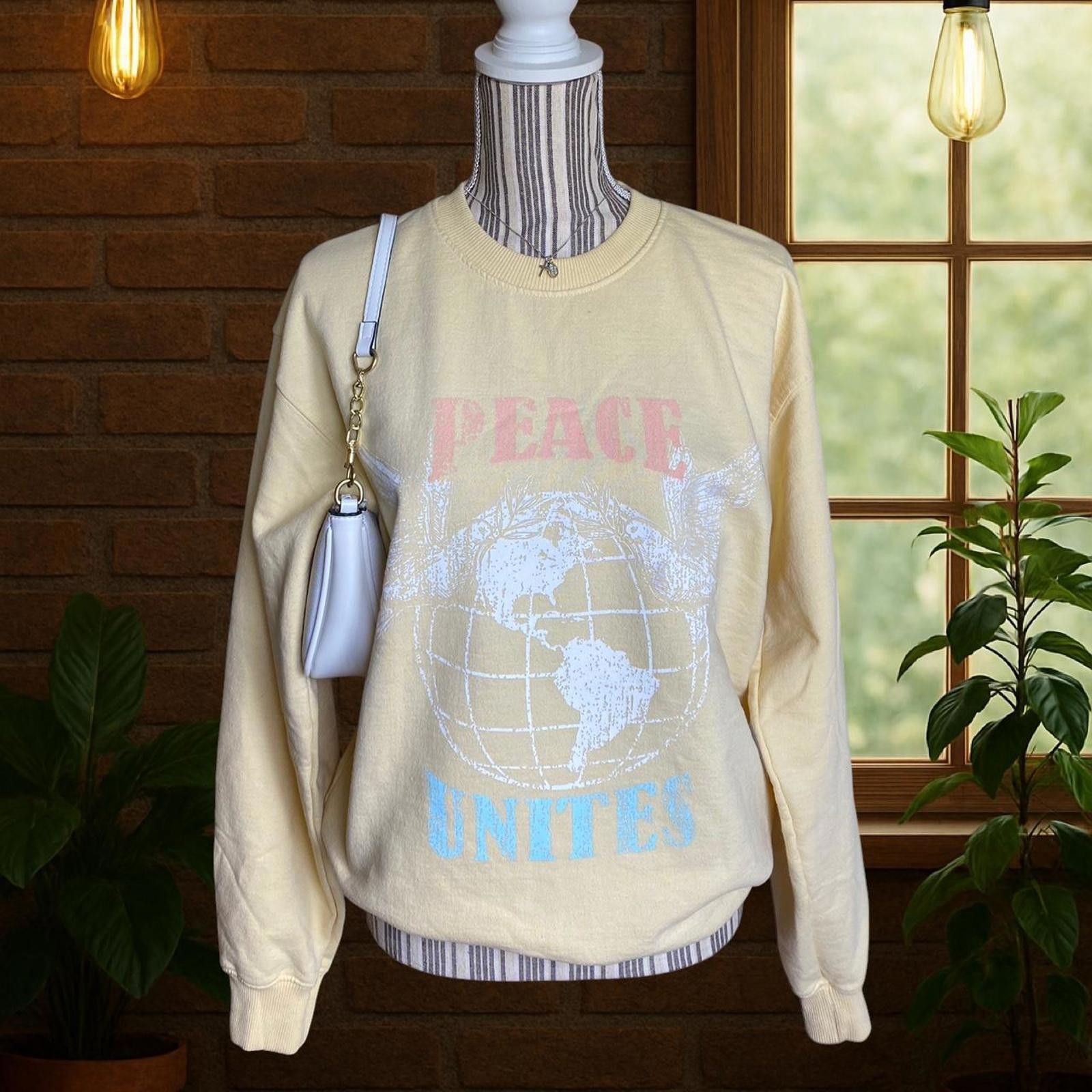 Other Cream & yellow "peace unites" crewneck sweatshirt Size US M / EU 48-50 / 2 - 3 Thumbnail