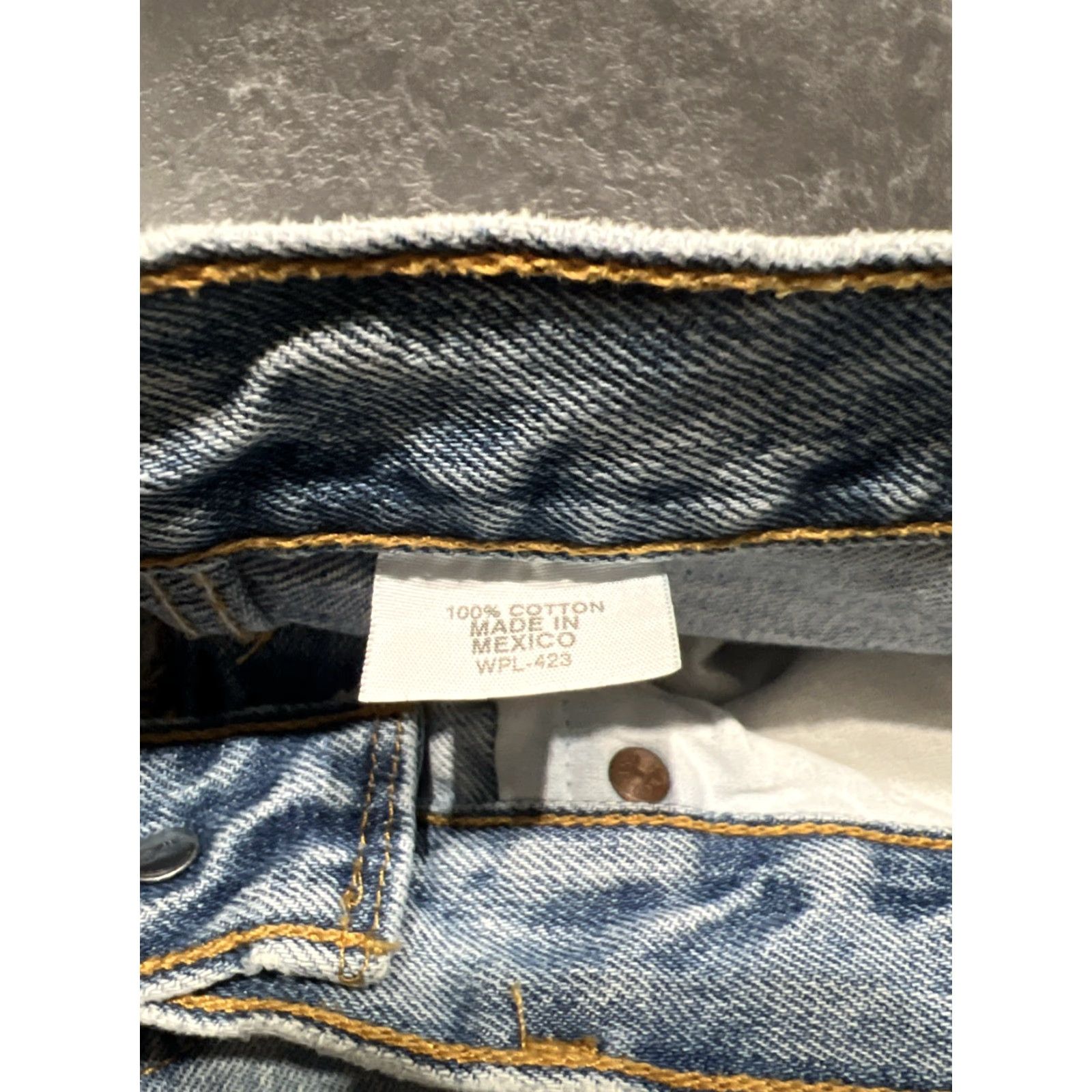Levi's Levi's 501 Jeans Mens 33x32 Blue Denim Straight Button Fly Medium Wash Regular Size US 33 - 4 Thumbnail
