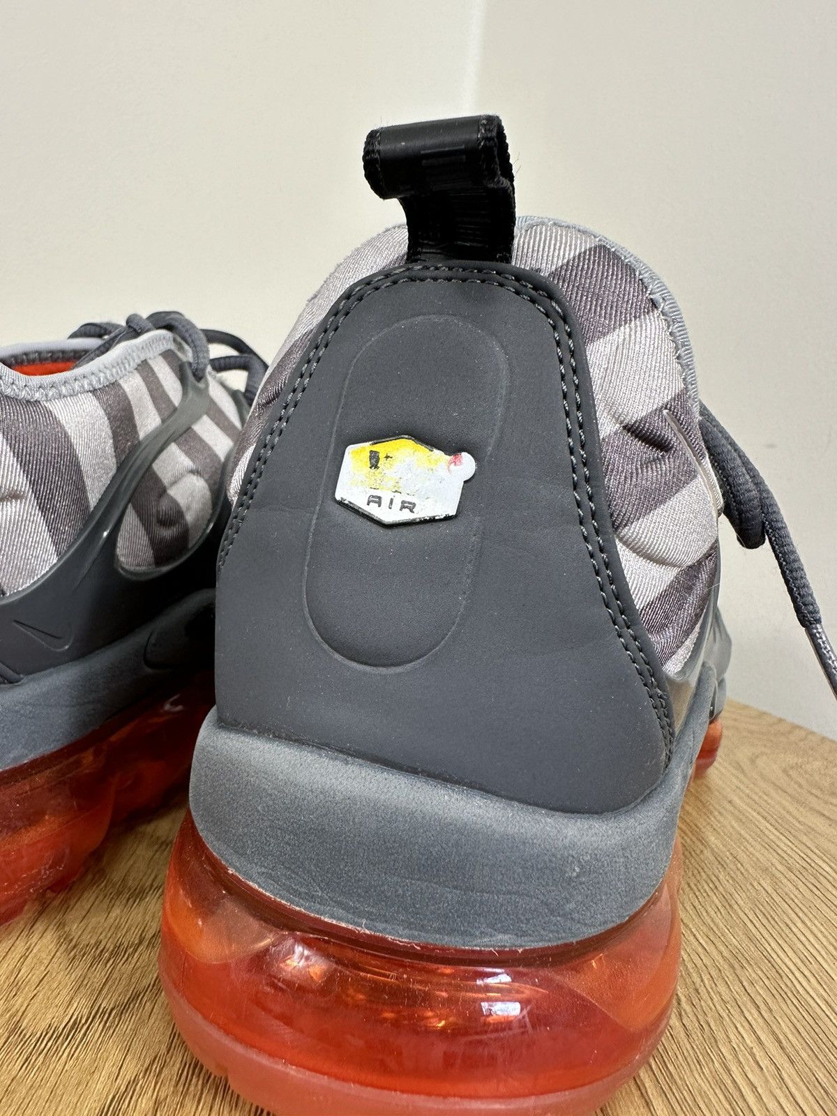 Nike Nike Air VaporMax Plus Wolf Grey Striped Sneakers Shoes Size US 12 / EU 45 - 7 Thumbnail