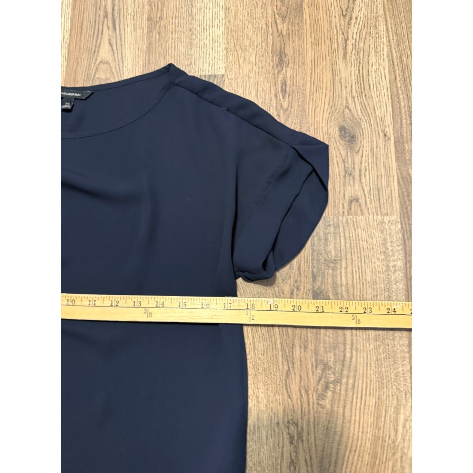 Banana Republic Banana Republic Blouse Women's XS Black Short Sleeve Casual Modern Classic Lightweight Size XS / US 0-2 / IT 36-38 - 6 Thumbnail