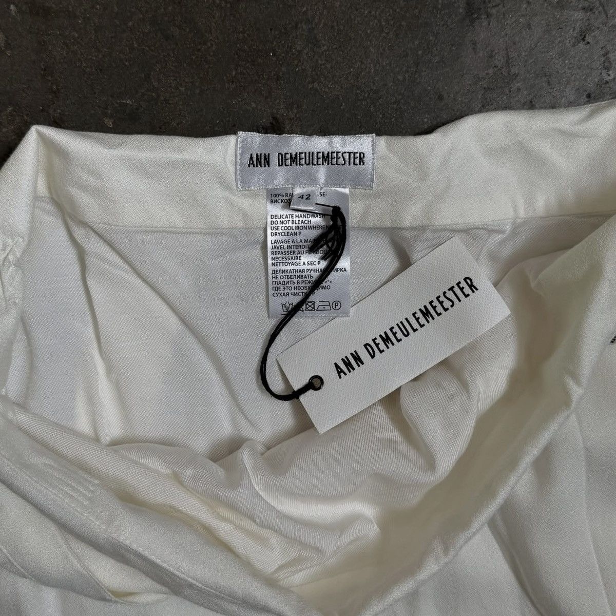 Ann Demeulemeester ANN DEMEULEMEESTER NWT CREAM MIDI SKIRT - 42 Size 28" / US 6 / IT 42 - 3 Thumbnail