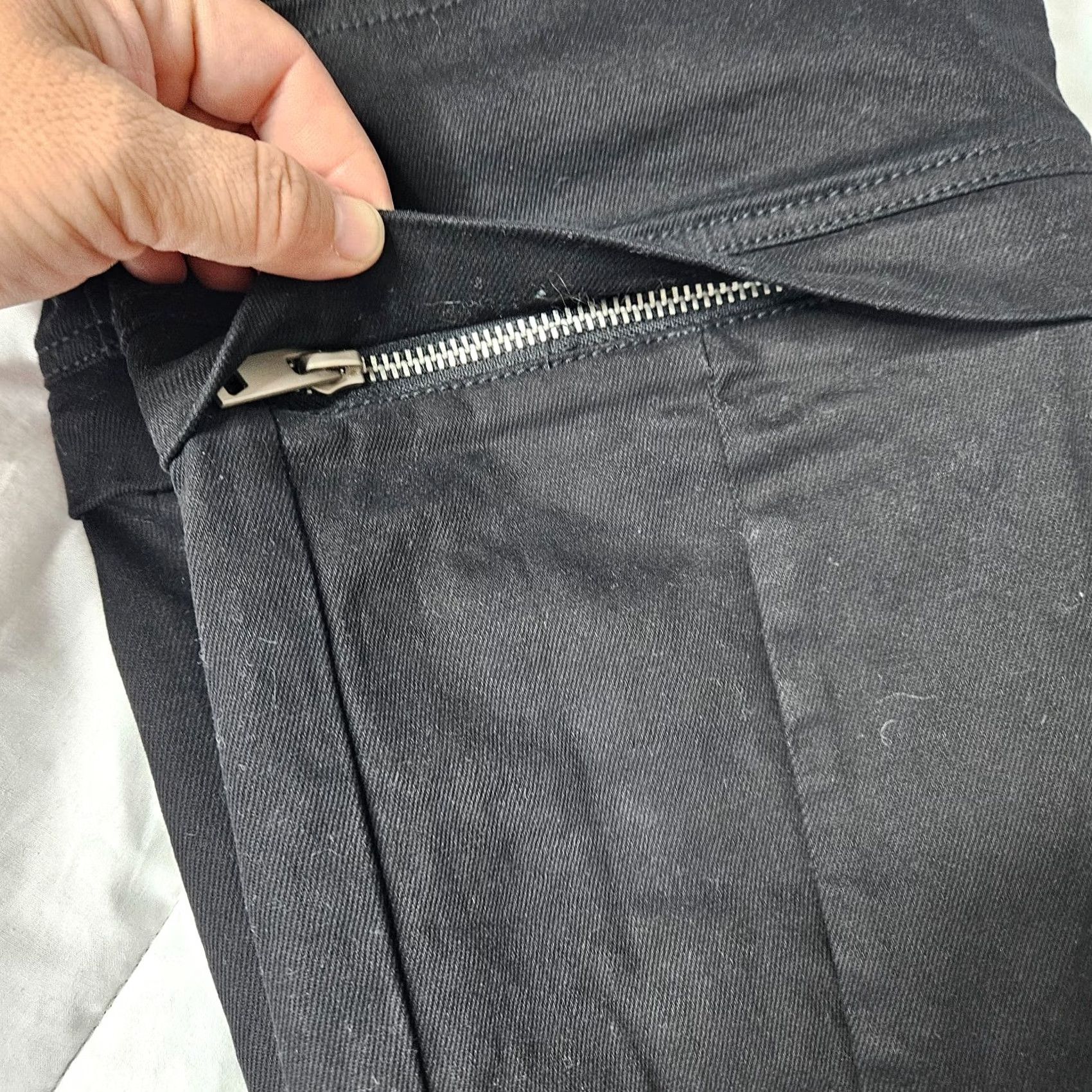 I.AM.GIA I.AM.GIA Women's Black Utility Cargo Pocket Zipper Pants Size S Size 28" / US 6 / IT 42 - 2 Thumbnail