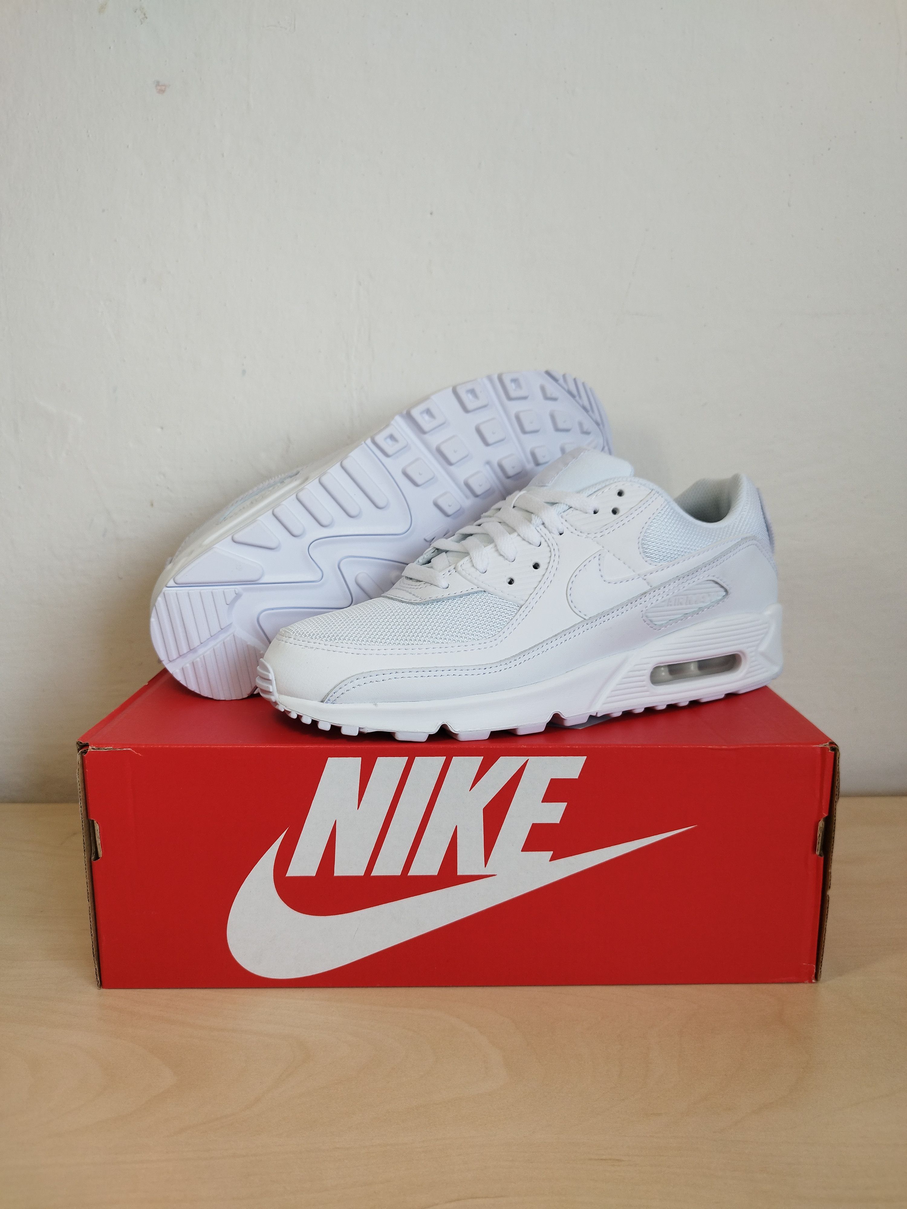 Nike Nike AIR MAX 90 vo farbe Biela Size US 10 / EU 43 - 1 Thumbnail