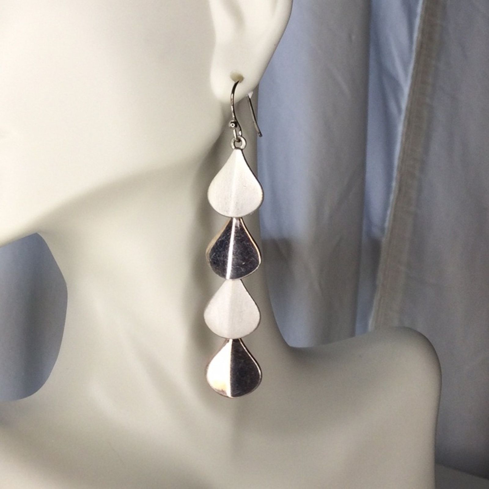 Other Retro Waterfall Cascade Teardrop Silver Tone Earrings Size ONE SIZE - 12 Thumbnail