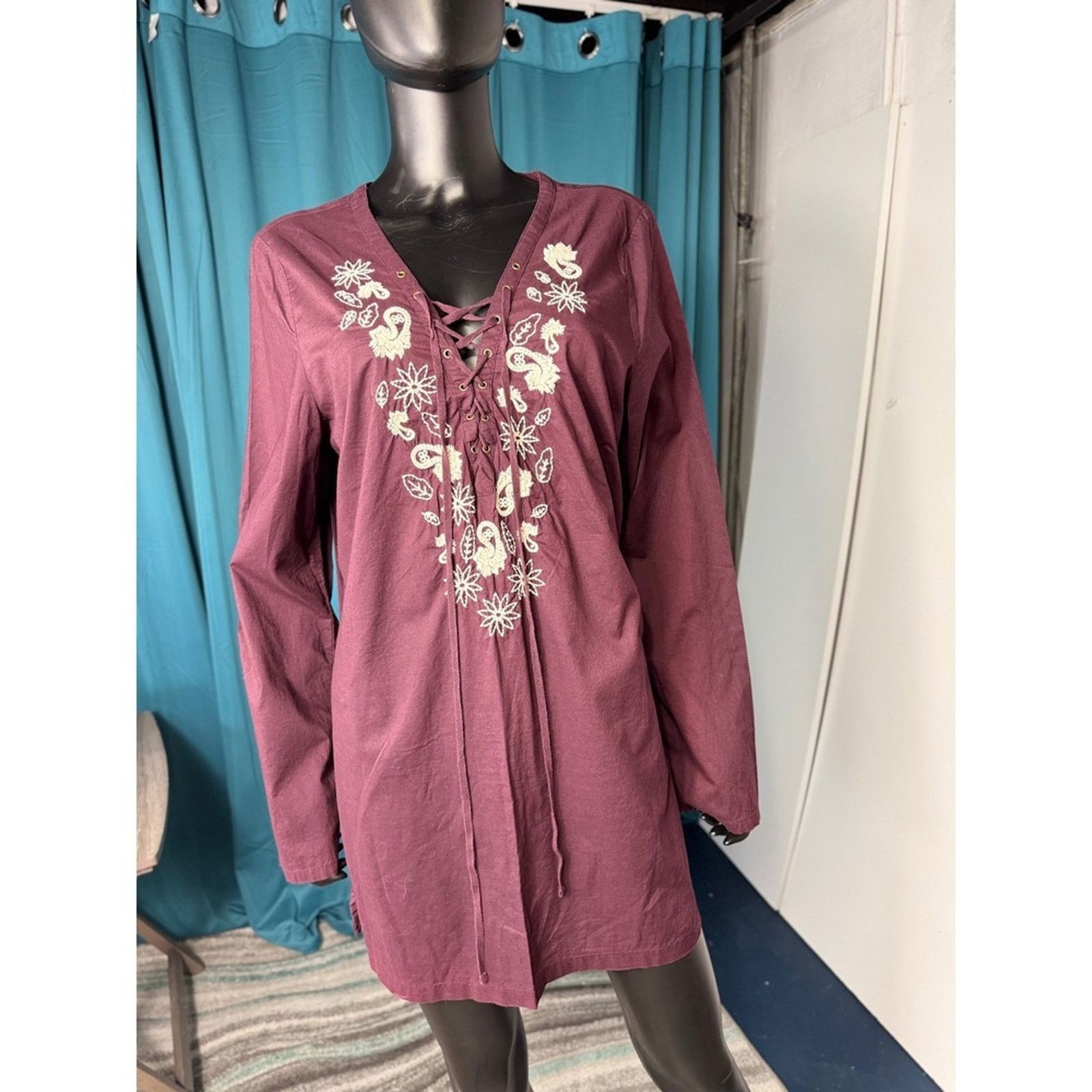 Old Navy Old Navy Embroidered Long Sleeve Lace Up Tunic Top Women'XL Size XL / US 12-14 / IT 48-50 - 1 Thumbnail