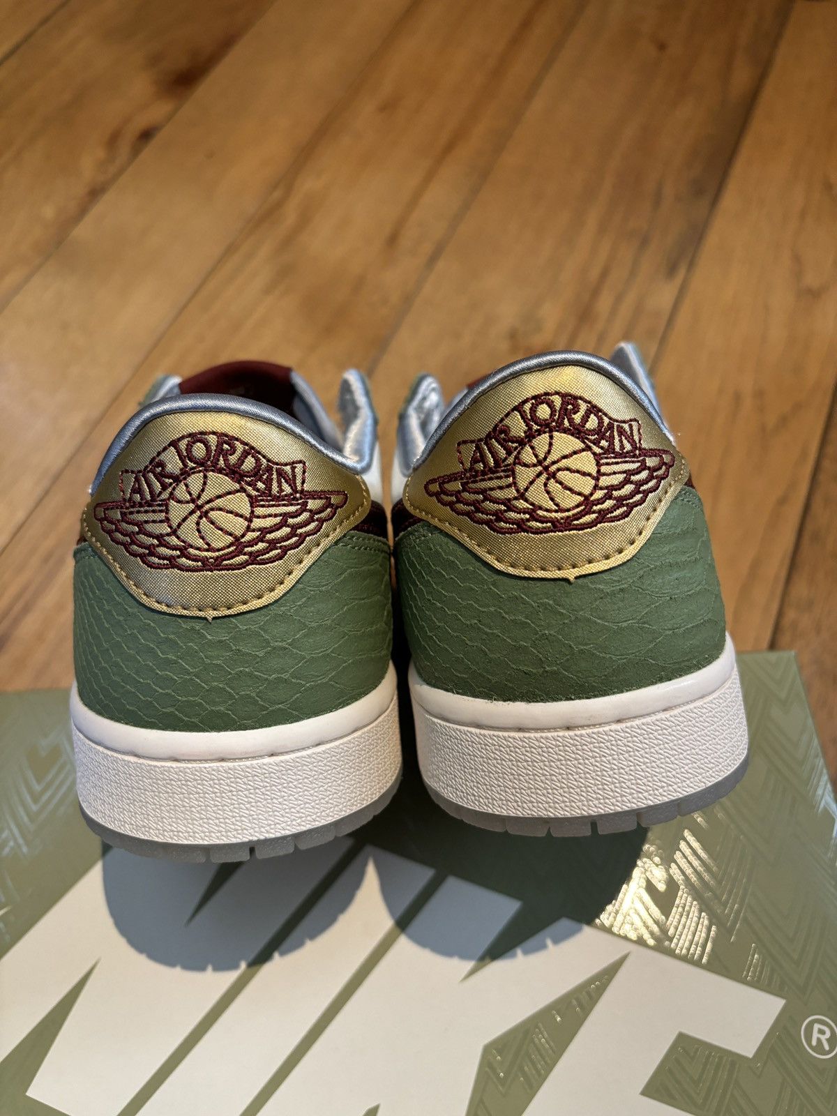 Jordan Brand × Nike Jordan 1 Low OG Year Of The Dragon Size US 9 / EU 42 - 7 Thumbnail