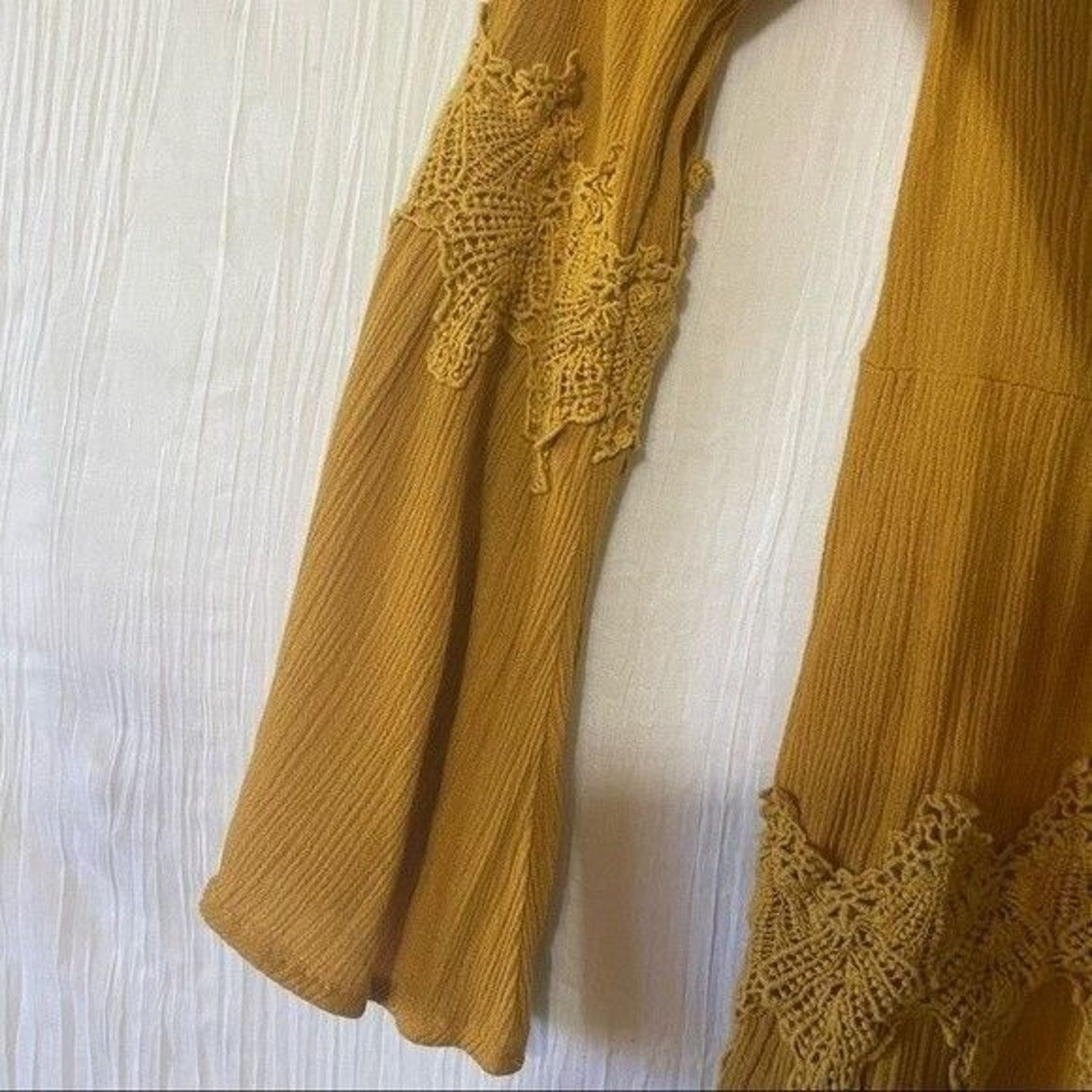 Other Taylor & Sage Women's Bell Sleeve Tie V-Neck Shirt Small Size S / US 4 / IT 40 - 6 Thumbnail