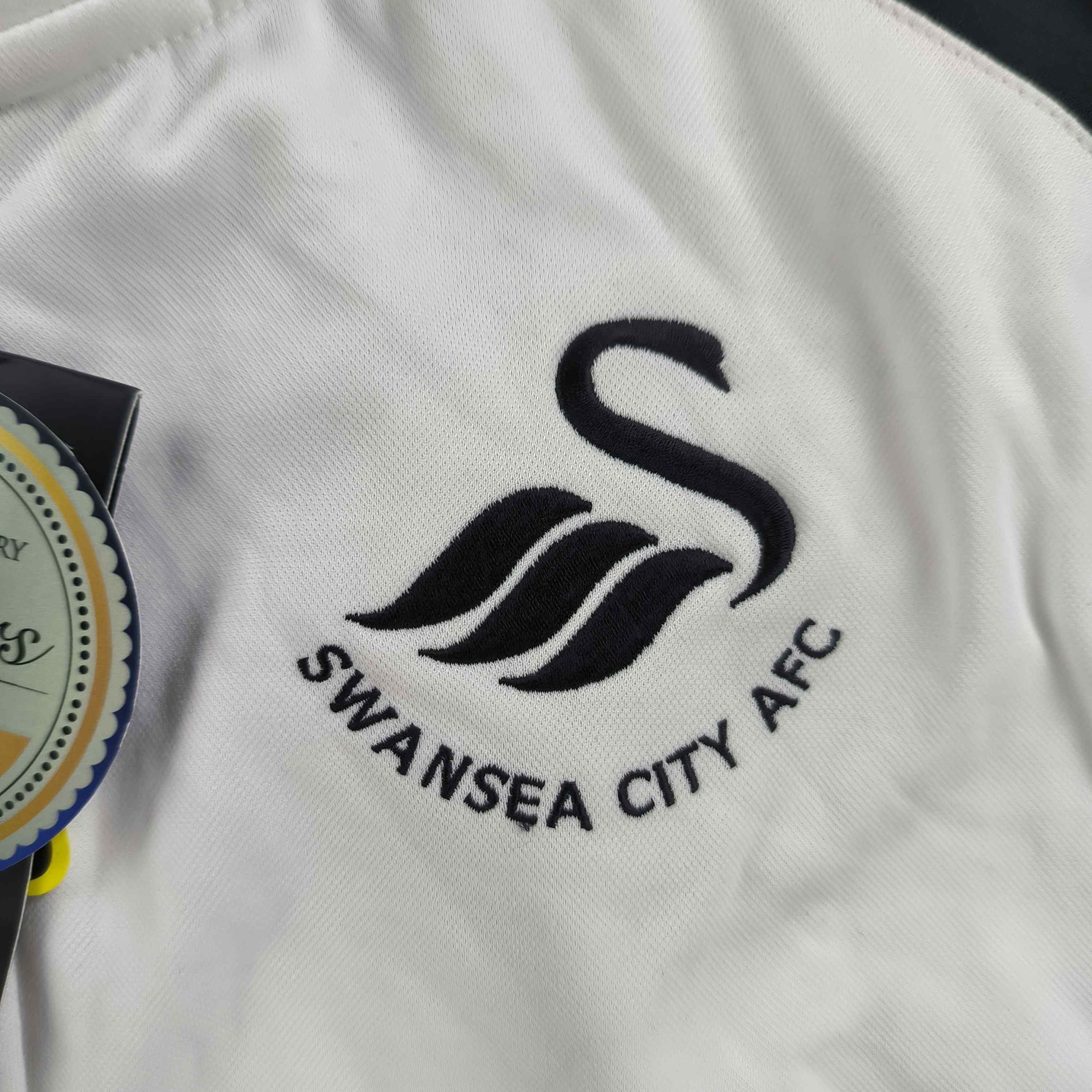 Joma NEW Swansea City 2018-19 Joma (BNWT) football track top sz L Size US L / EU 52-54 / 3 - 3 Thumbnail