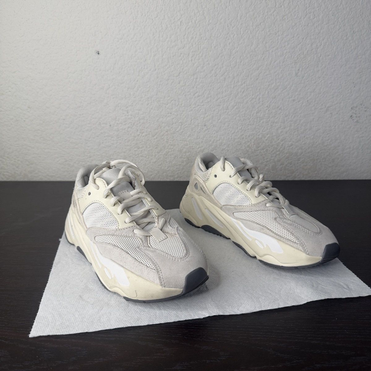 Yeezy YEEZY 700 Size US 7 / IT 37 - 1 Thumbnail