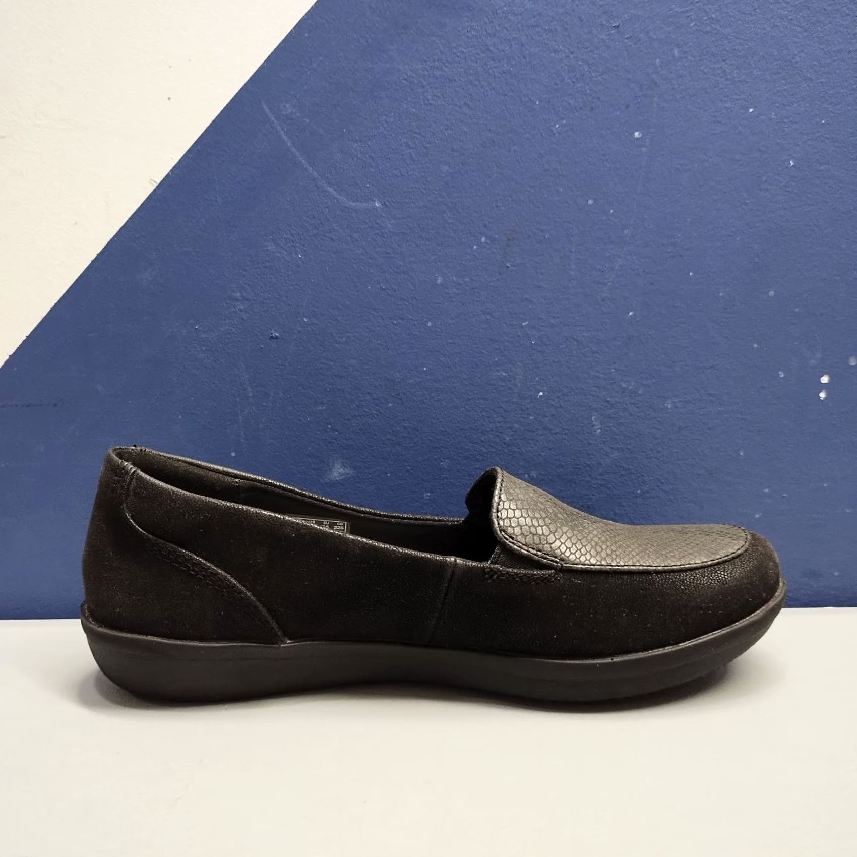 Clarks Clarks Cloudsteppers Ayla River Loafers Women 6M Black Snake Print Slip On Flat Shoes Women Size 6 Size US 6 / IT 36 - 6 Thumbnail