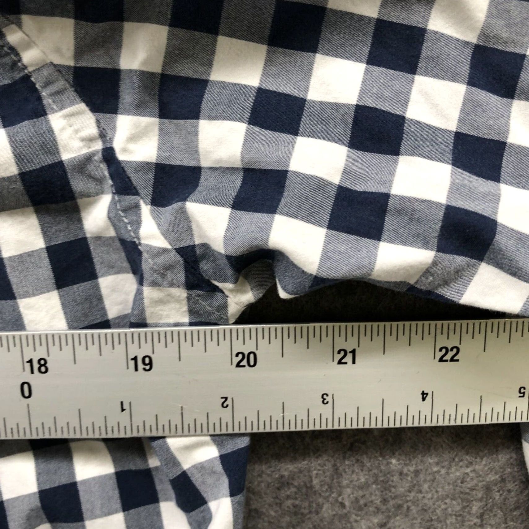 J.Crew J. Crew Shirt Mens S Classic Fit Long Sleeve Button-Down Blue White Gingham 2-Ply Cotton Shirt Size US S / EU 44-46 / 1 - 6 Thumbnail