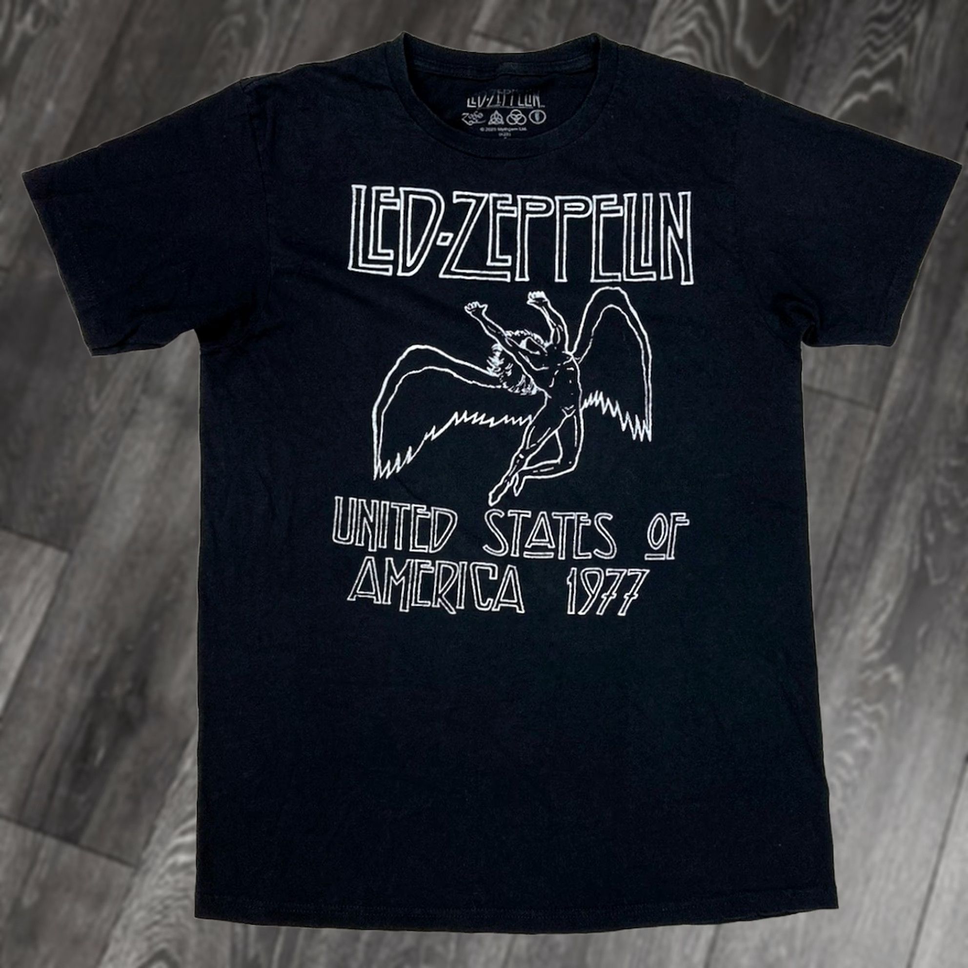 Vintage VINTAGE Led Zeppelin Graphic T-shirt United States Of America 1977 Band Music Logo Mens Small Black Cotton Crew Neck Short Sleeve Size US S / EU 44-46 / 1 - 1 Thumbnail