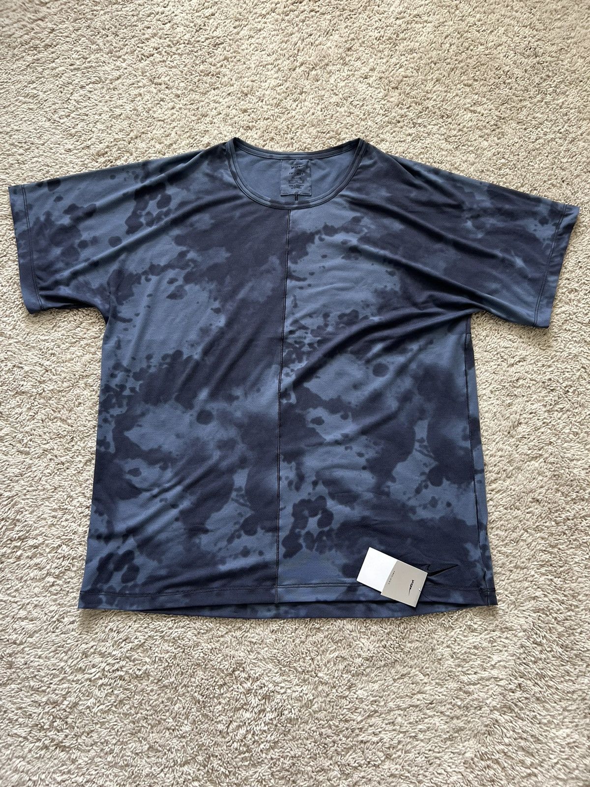 Nike Nike Dri-FIT Allover Print Short-Sleeve Yoga Top Gridiron Size US XL / EU 56 / 4 - 4 Thumbnail