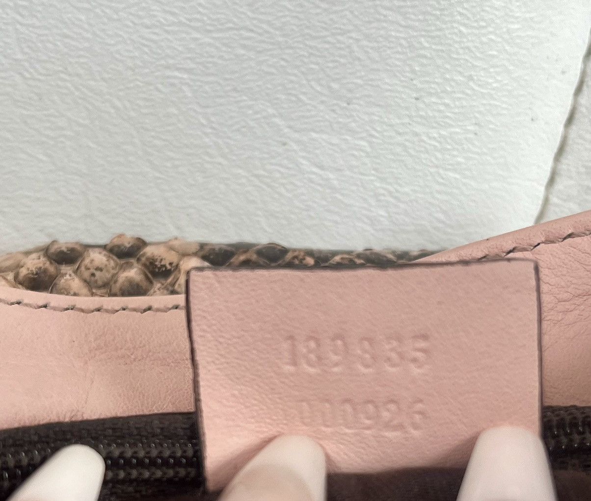 Gucci RARE Gucci PYTHON Handbag LARGE, Tan/pink. Size ONE SIZE - 17 Thumbnail