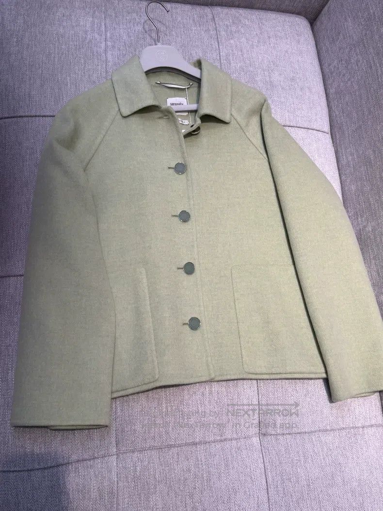 Hermes Hermes Butter Green Cashmere Short Jacket, Size 36, 100% C Size XS / US 0-2 / IT 36-38 - 1 Thumbnail