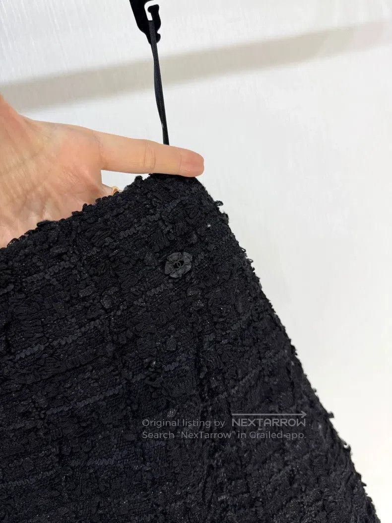 Chanel Chanel 22C tweed versatile black skirt Size 42" / US 20 - 4 Thumbnail