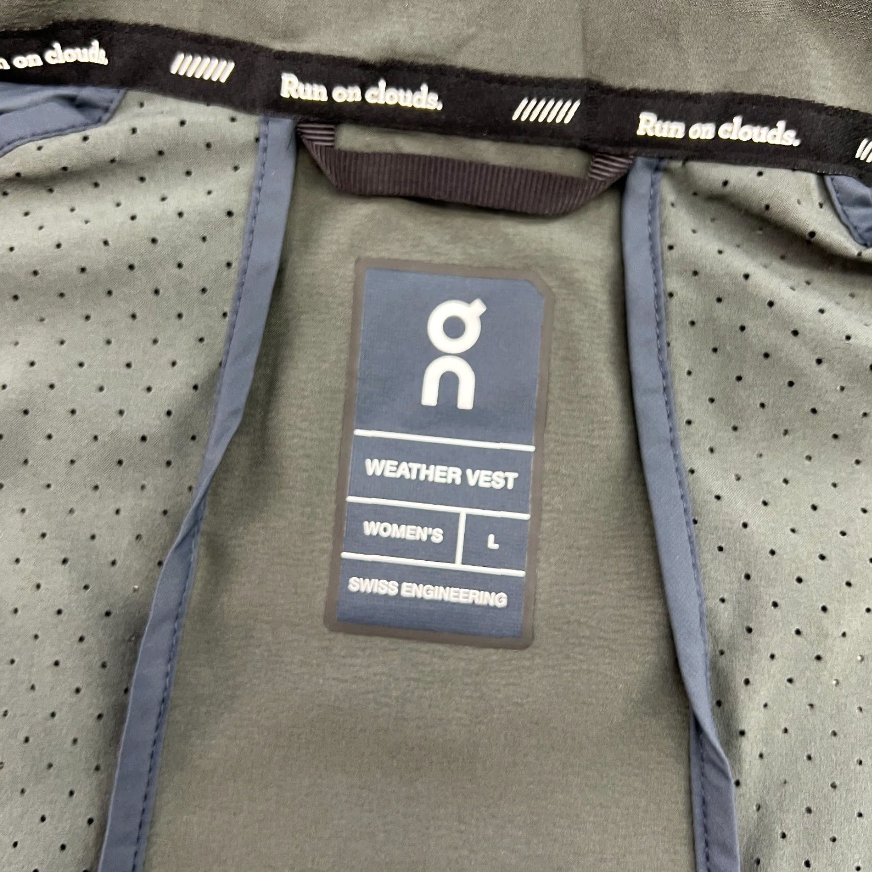 Vintage ON CloudsWeather Vest Womens Large Gray Sleeveless Gilet Jacket On Running On Clouds Regular Women's Vest Weather Vest Gray Large Wool? Size L / US 10 / IT 46 - 7 Thumbnail