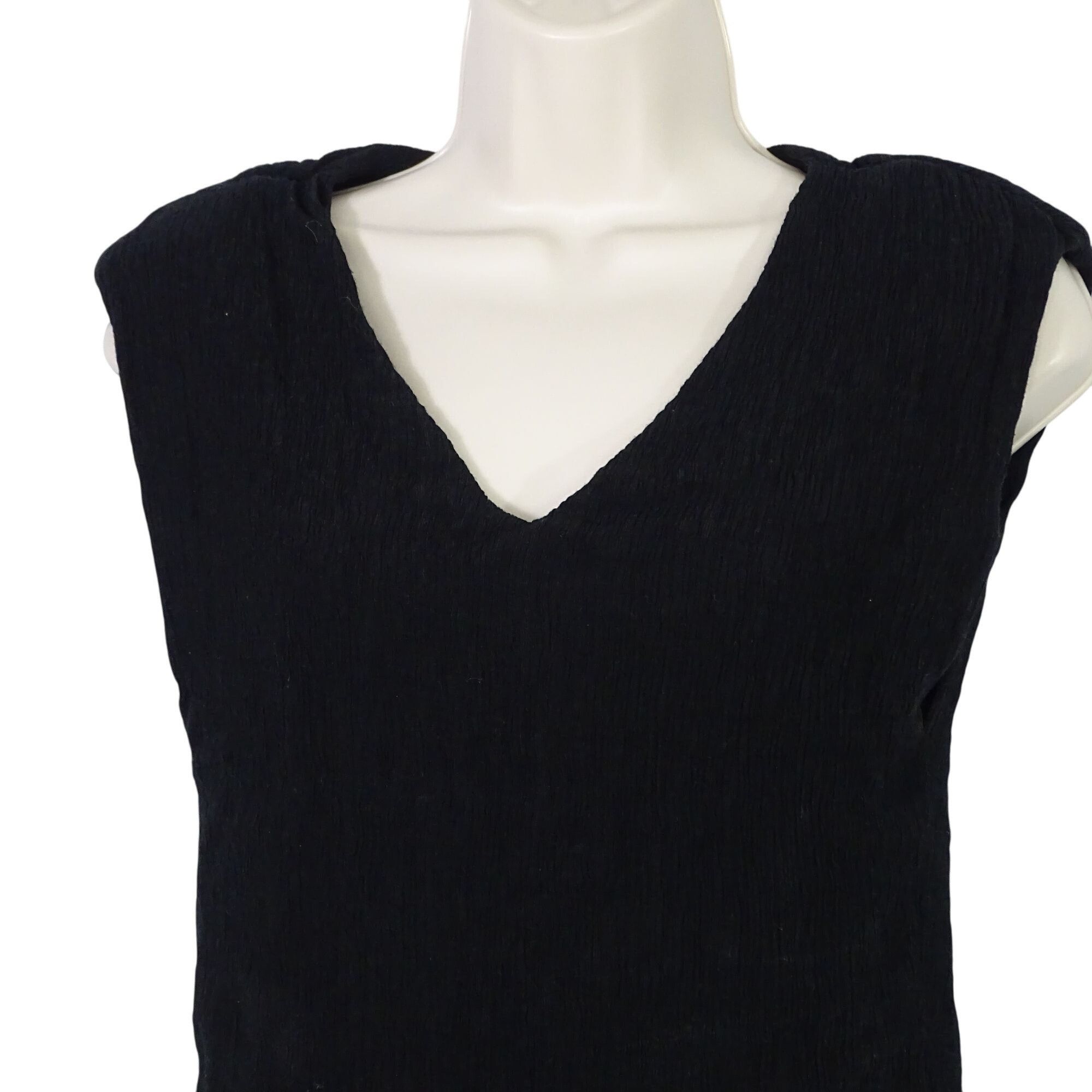 Other Lush Black Crinkle Sleeveless V-Neck Top Women Size S Casual Size S / US 4 / IT 40 - 2 Thumbnail