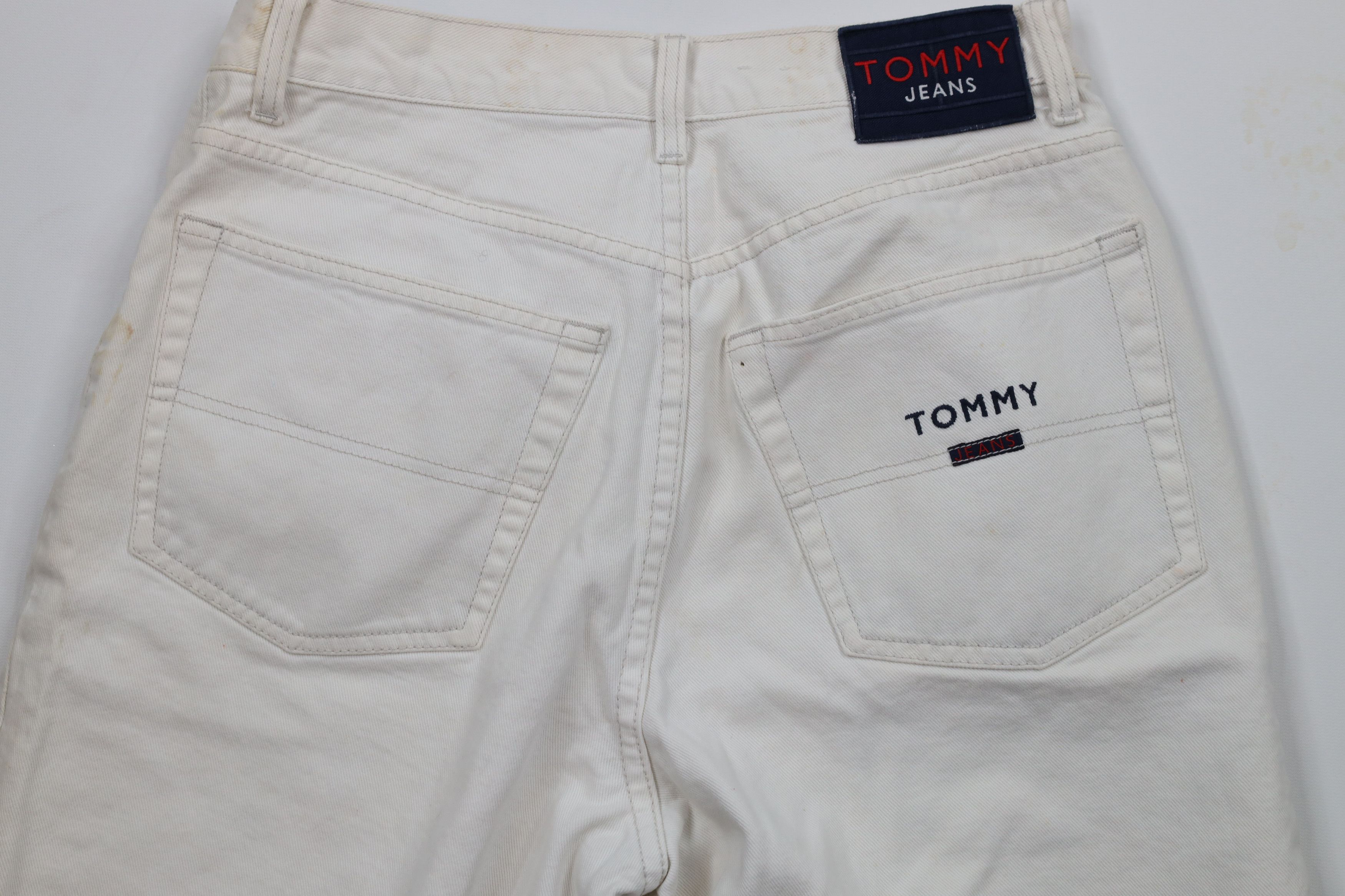 Tommy Hilfiger × Vintage Vintage 90s Tommy Hilfiger Denim Jean Shorts Jorts White Size US 30 / EU 46 - 15 Thumbnail