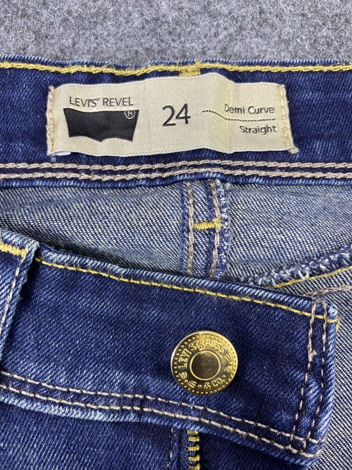 Jean × Levi's × Vintage Vintage Levis Straight Blue Wash Jeans - J1044 Size 26" / US 2 / IT 38 - 9 Thumbnail