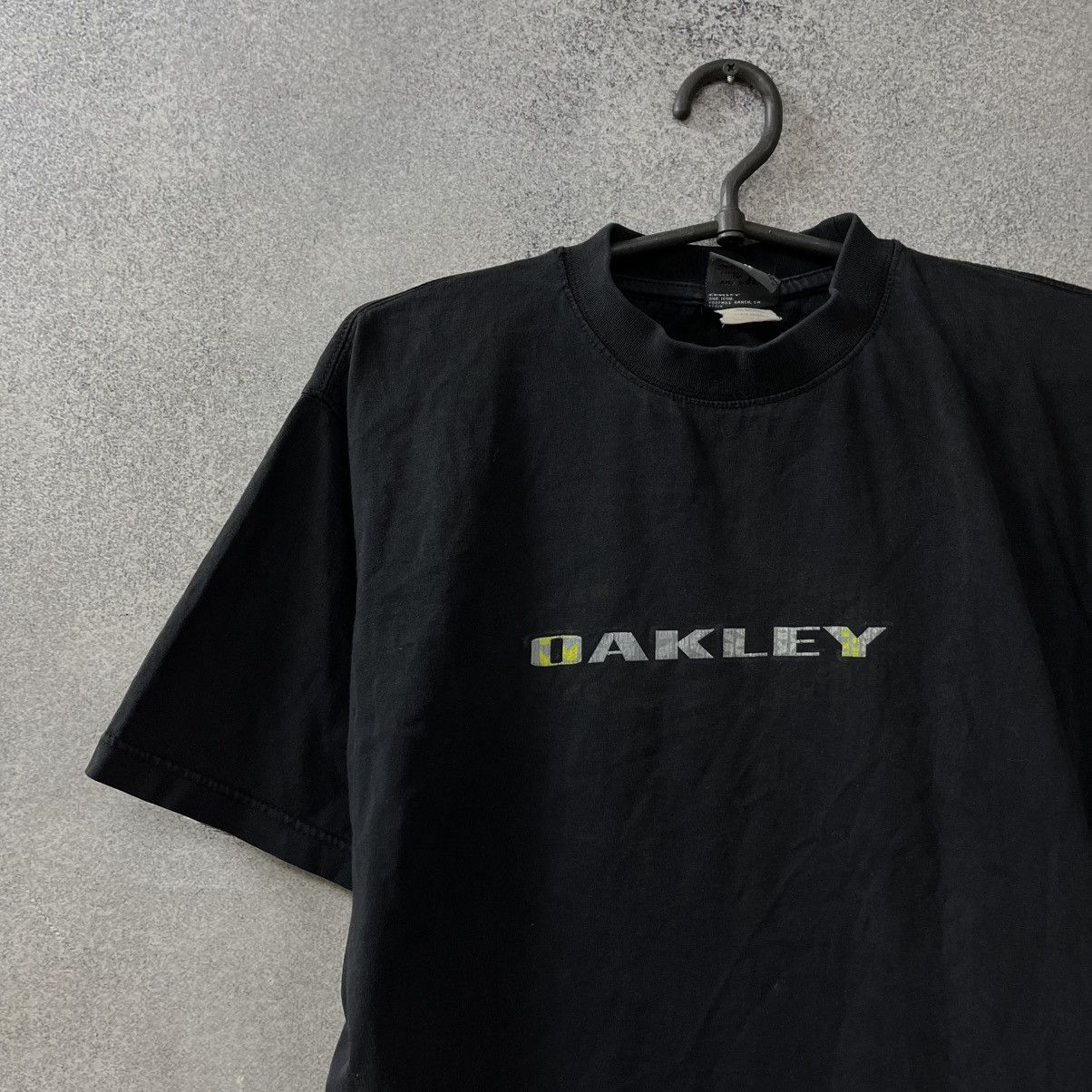 Oakley Vintage Oakley T-Shirt Big Logo Gorpcore 2000s Size US M / EU 48-50 / 2 - 3 Thumbnail