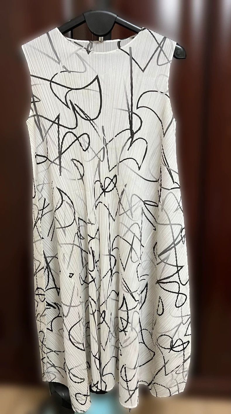 Issey Miyake Issey Miyake size:5 Black and white graffiti dress Size XS / US 0-2 / IT 36-38 - 1 Thumbnail