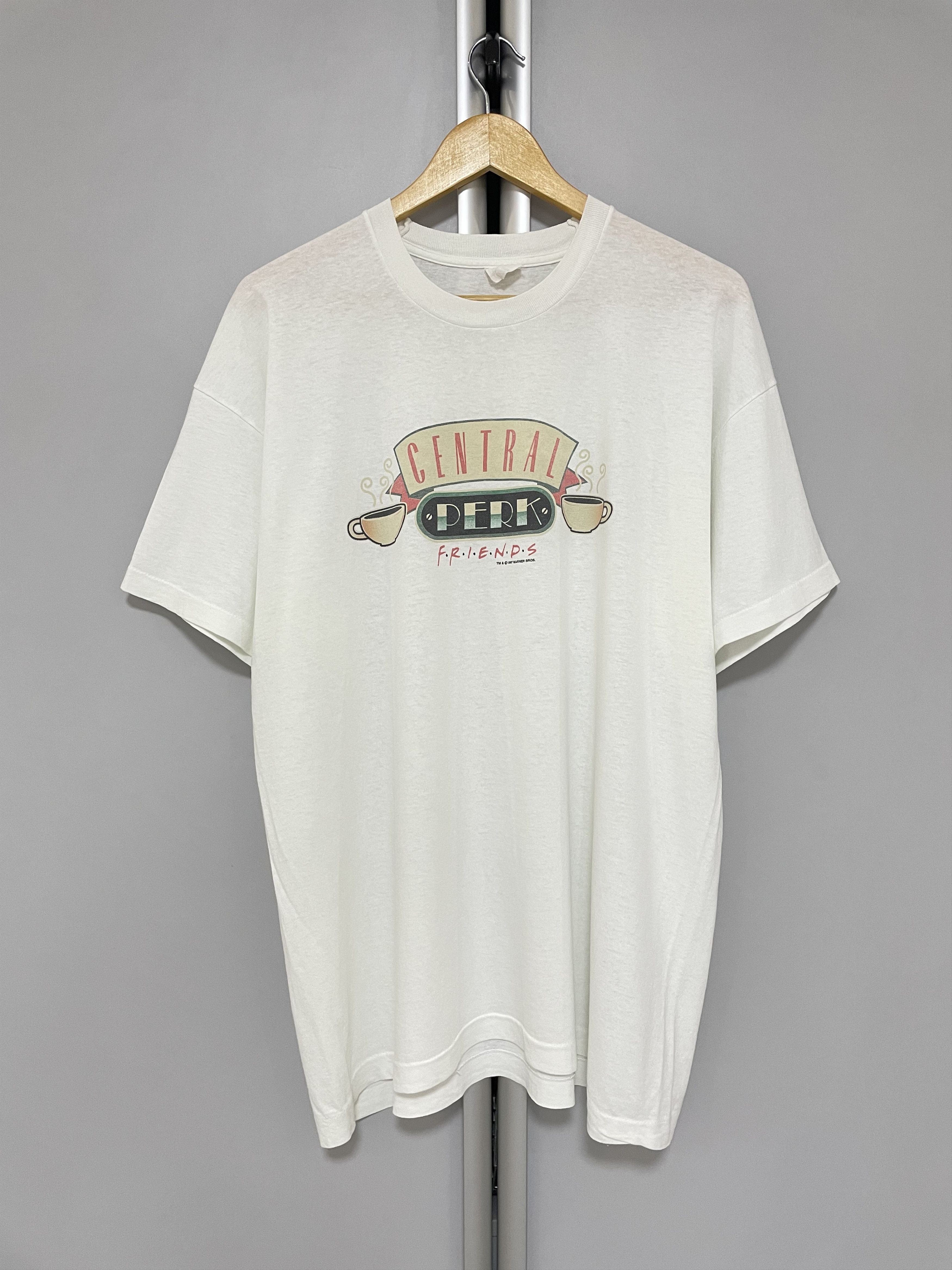 Warner Bros FRIENDS Central Perk 1997 Vintage T-Shirt Tee Rare 90s VTG Size US XL / EU 56 / 4 - 2 Thumbnail