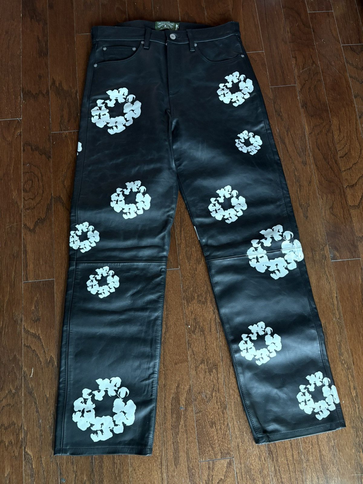 DENIM TEARS Denim Tears Leather Black Cotton Wreath Pants Size US 32 / EU 48 - 1 Thumbnail