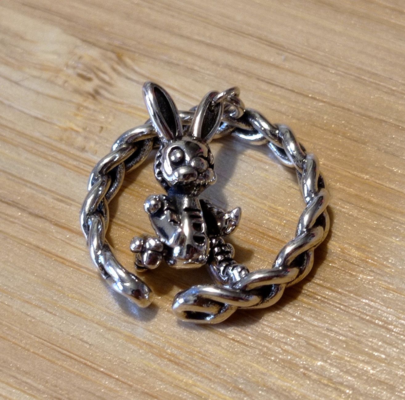 Designer × Vintage Stunning Punk Bunny Drop Silver Chain Ring Dazzling Unique Size ONE SIZE - 6 Thumbnail