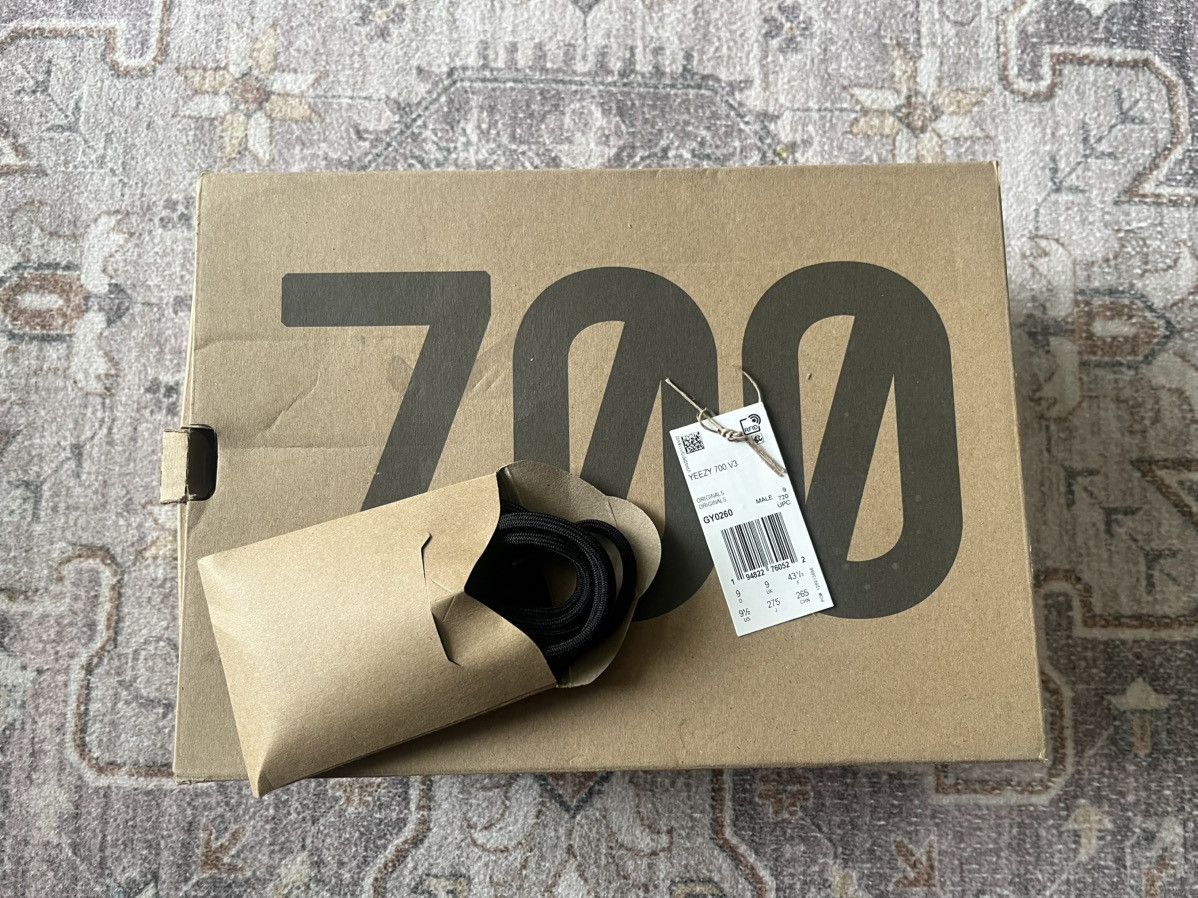 Yeezy adidas Yeezy 700 V3 ‘Kyanite’ Size US 9.5 / EU 42-43 - 7 Thumbnail