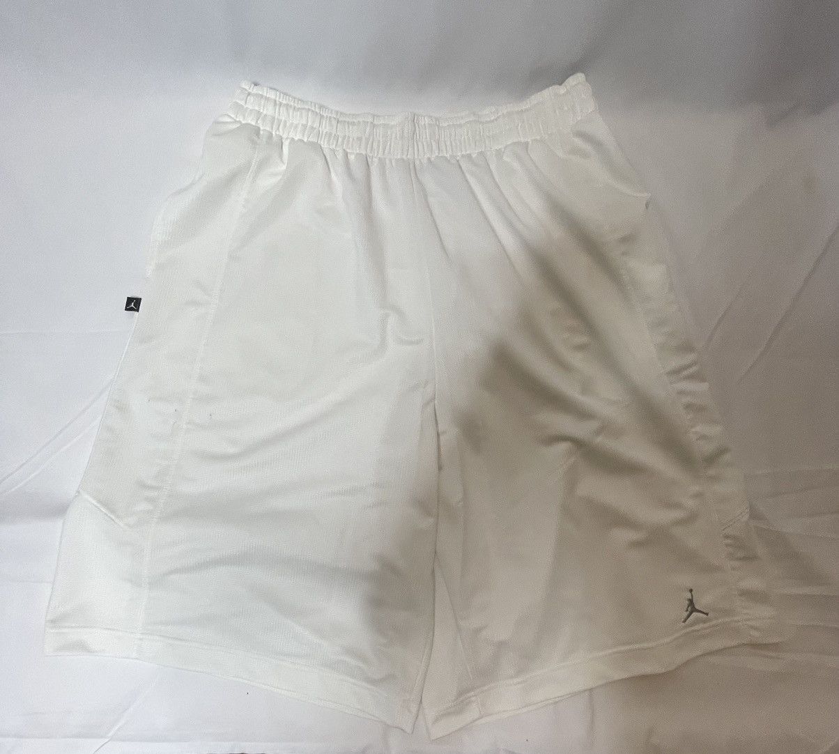 Jordan Brand Huf Nike sb vans shorts yeezy supreme jordan kith off white Size US 44 / EU 60 - 1 Thumbnail