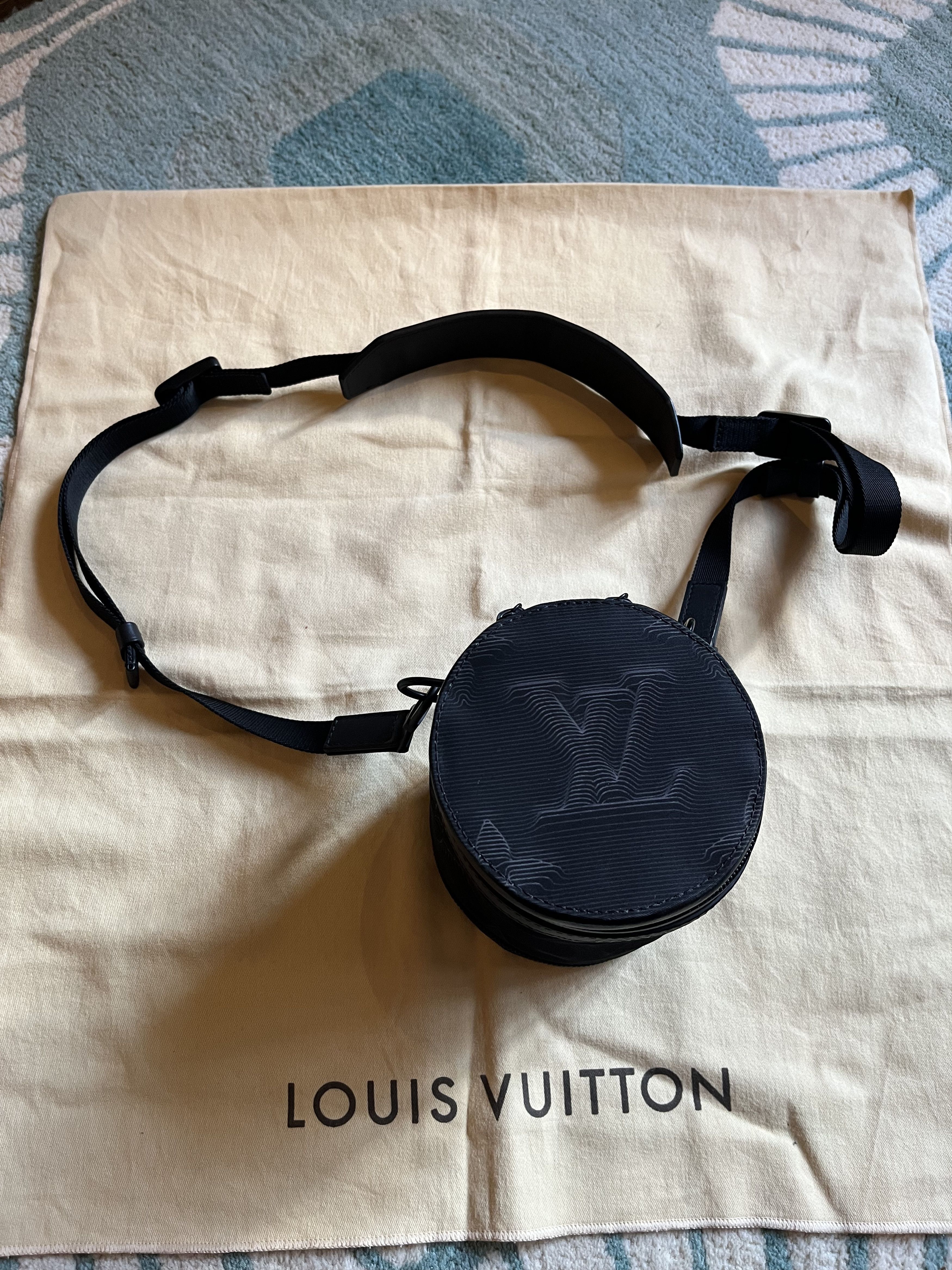 Louis Vuitton Louis Vuitton 2054 Expandable Polochon by Virgil Abloh Size ONE SIZE - 5 Thumbnail