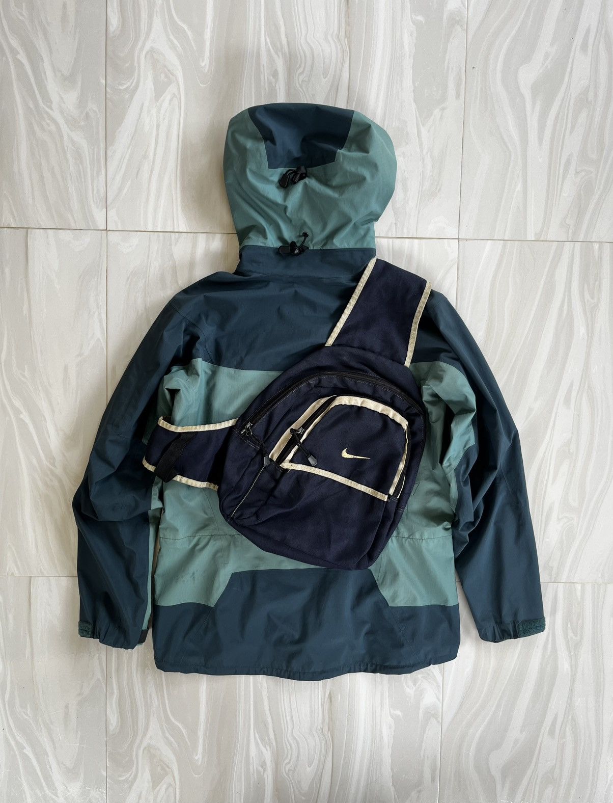 Nike Vintage 90s Nike sling bag Size ONE SIZE - 3 Thumbnail