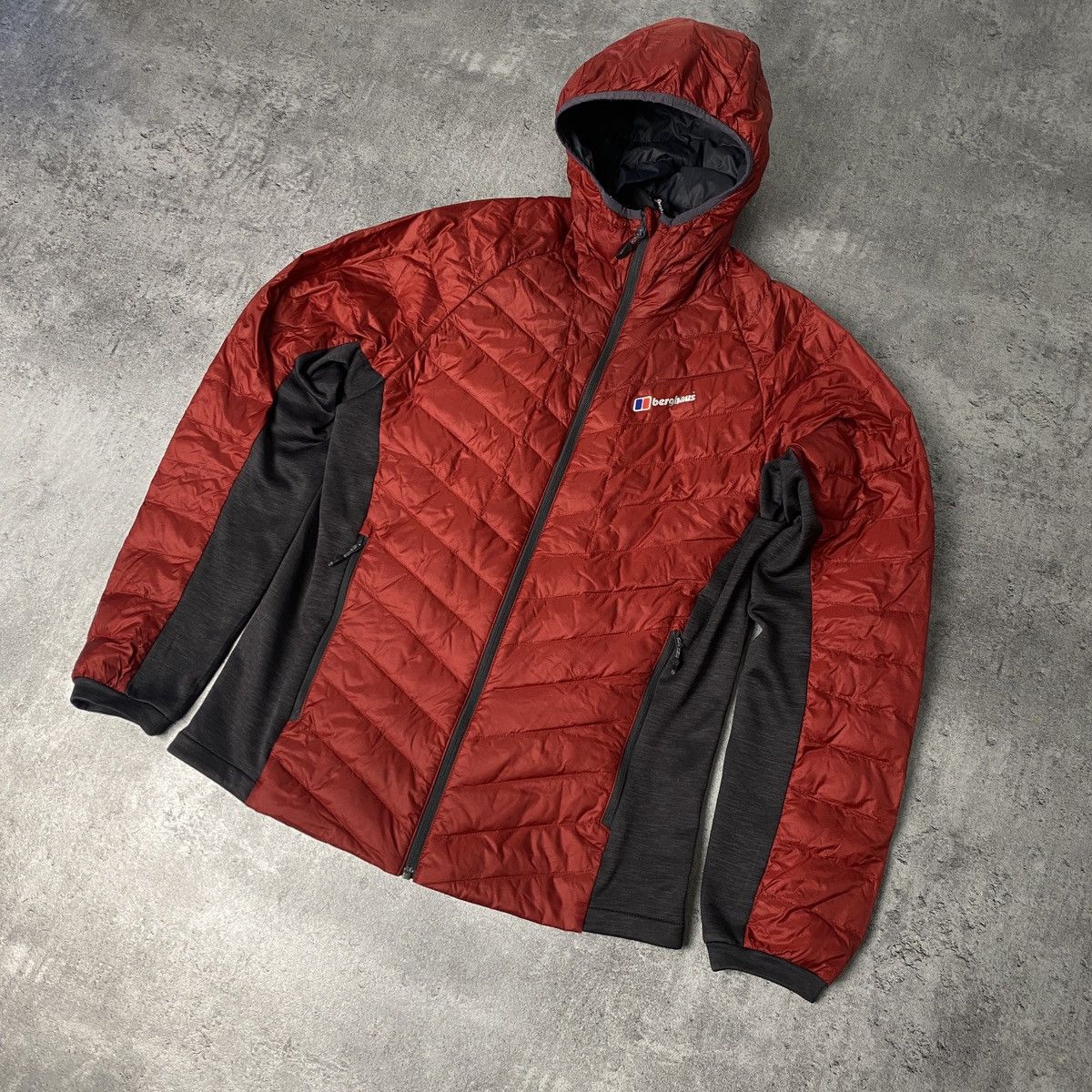 image of Berghaus Hydrodown 600 Red Jacket Size L, Men's