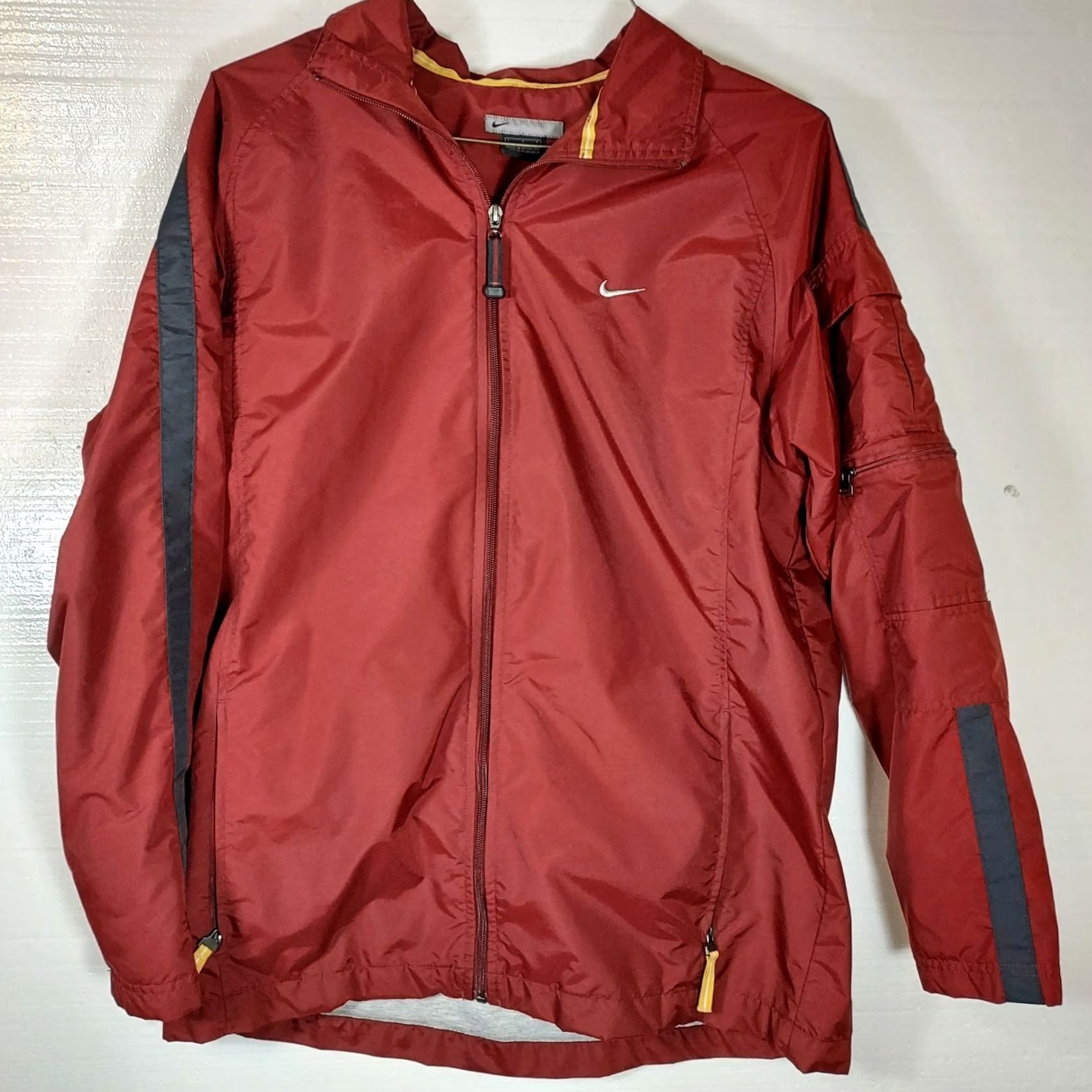 Nike VINTAGE Nike Jacket Men’s Large Red Windbreaker Full Zip Size US L / EU 52-54 / 3 - 5 Thumbnail