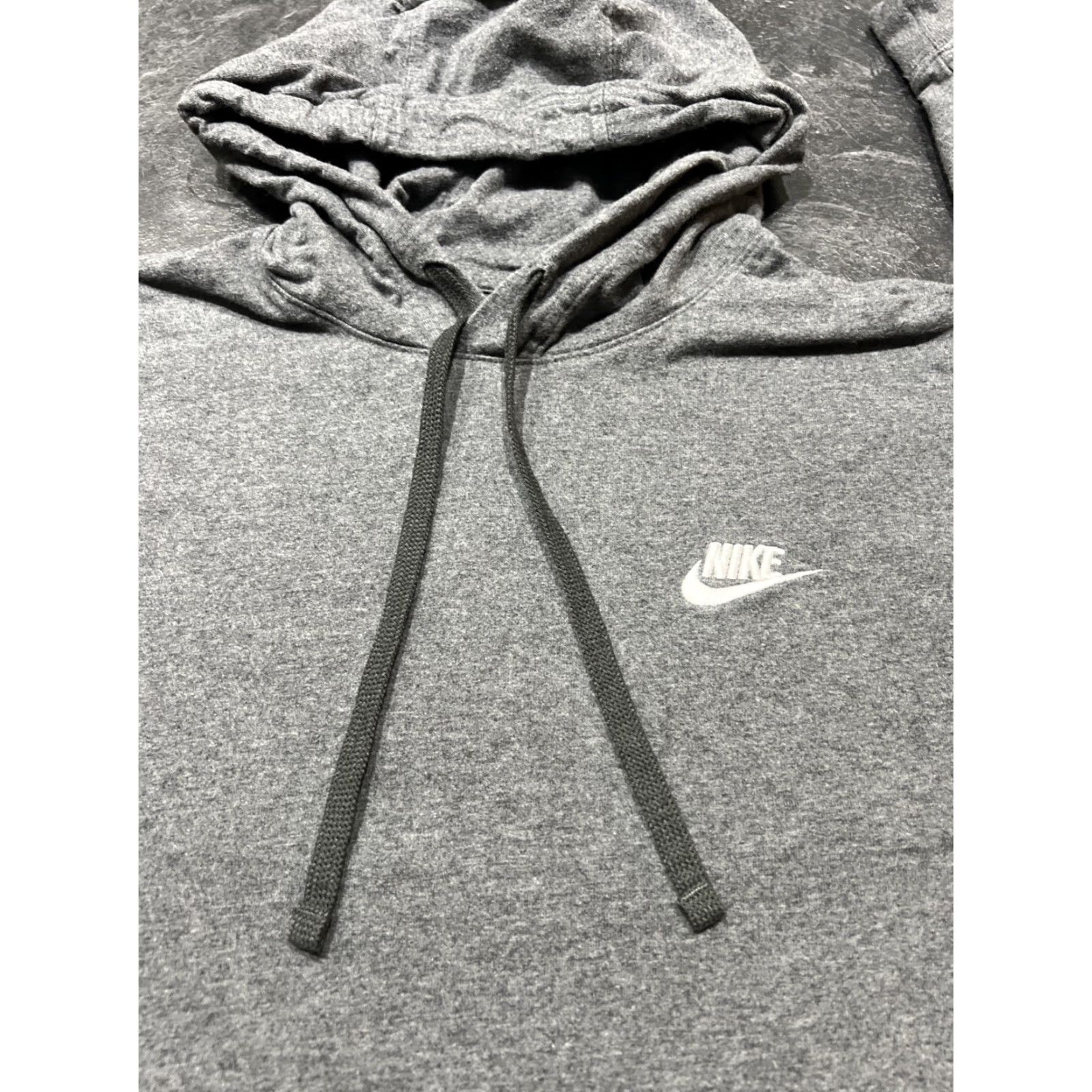 Nike Nike Sportswear Hoodie Men Pullover M Gray Embroidered Logo Lightweight Fleece All Seasons 90s Sports Theme Mens Size US M / EU 48-50 / 2 - 3 Thumbnail
