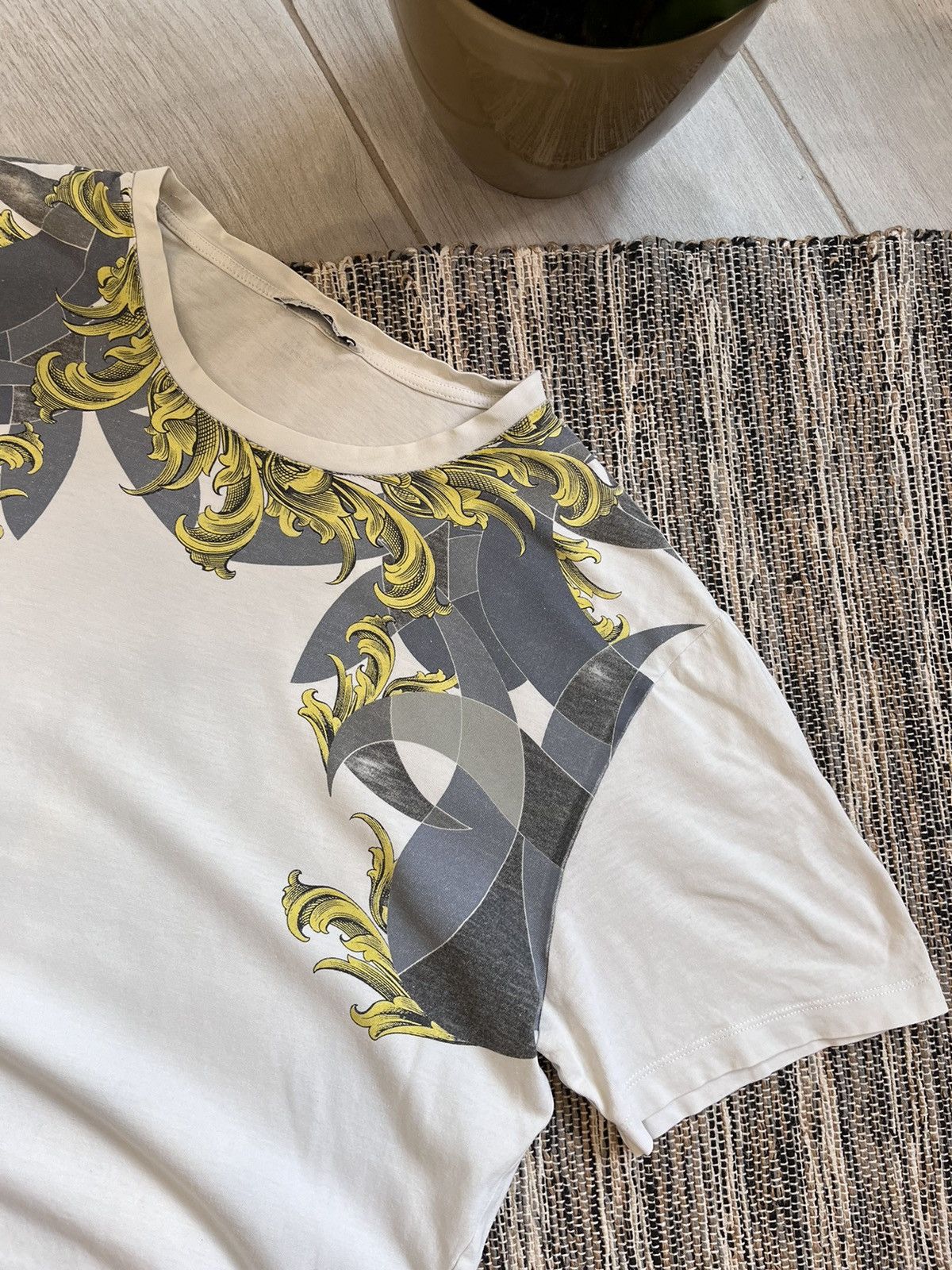 Versace Versace Collection T-shirt White Abstraction Neck Baroque Size US L / EU 52-54 / 3 - 3 Thumbnail