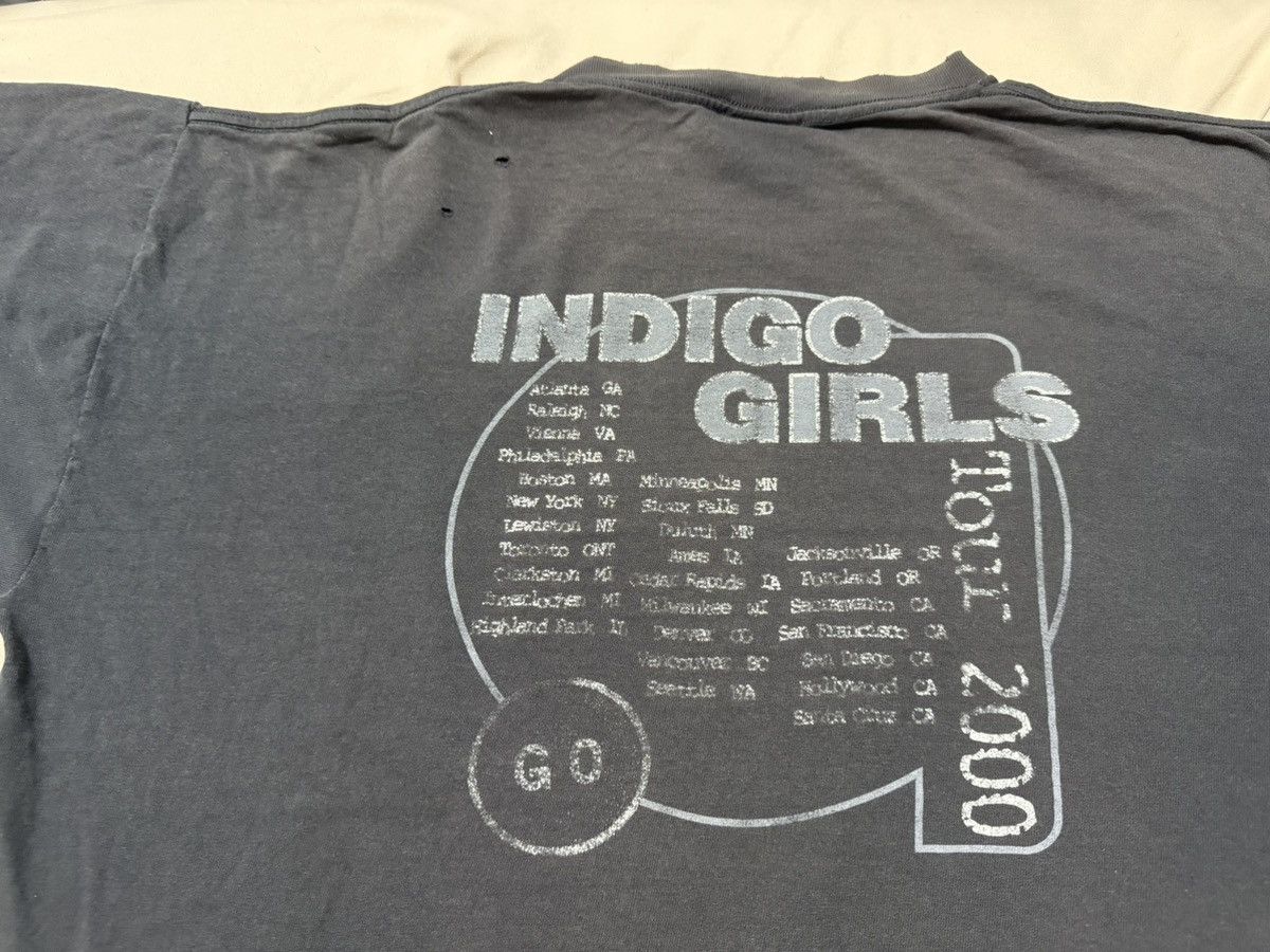 Vintage Vintage 00s Indigo Girls 2000 Tour T Shirt Thrashed Size US XL / EU 56 / 4 - 11 Thumbnail