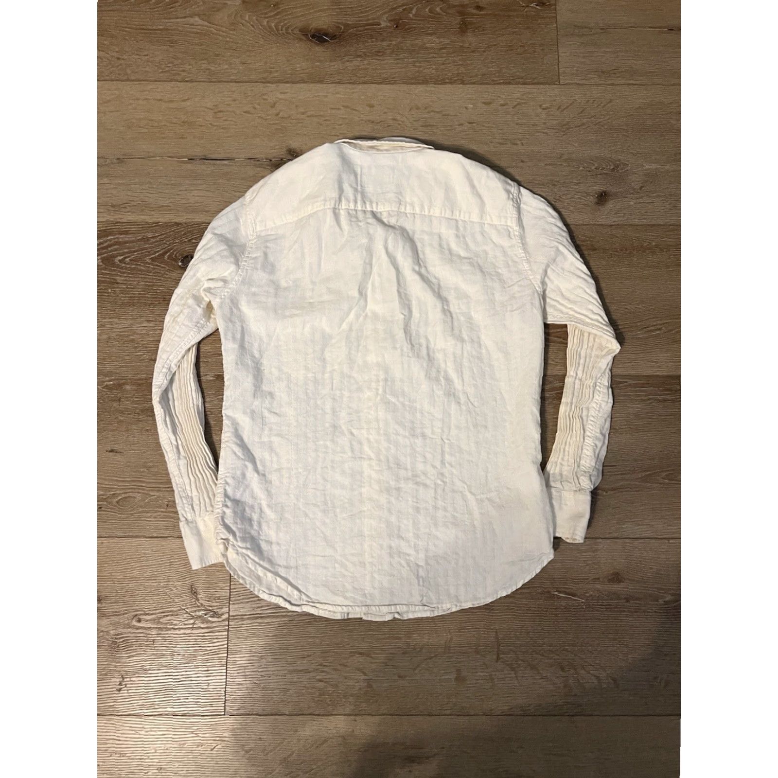 Abercrombie & Fitch Abercrombie & Fitch Mens Ivory Long Sleeve Button Up Single Pocket Size XS Shirt Adults XS Ivory Solid Button-Up Size US XS / EU 42 / 0 - 2 Thumbnail