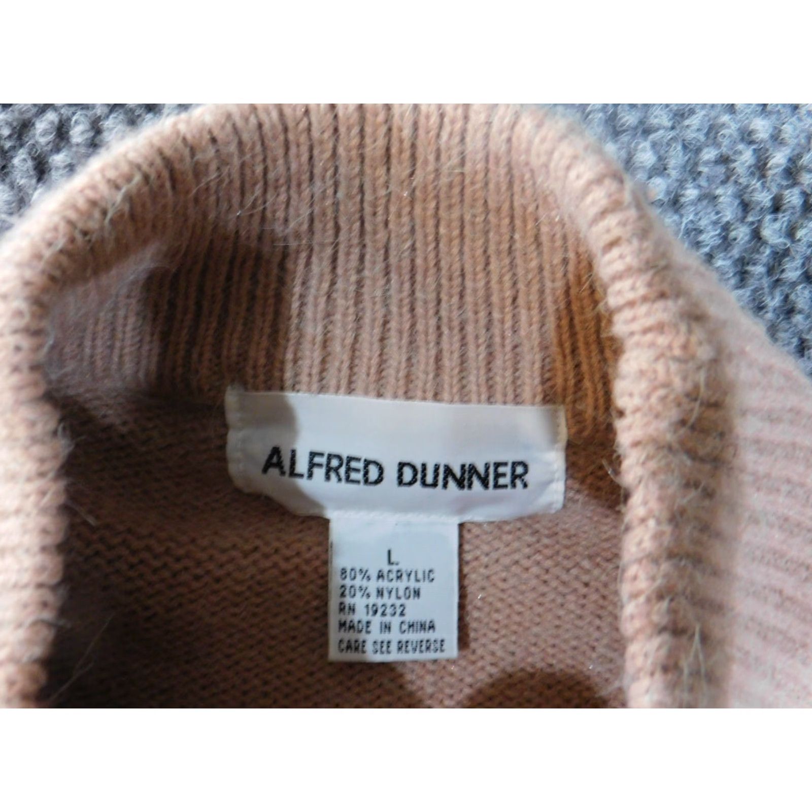 Vintage Alfred Dunner Sweater Pullover Women Large Pink Floral Acrylic Nylon Raglan Sleeve Shoulder Pads Embroidered Knit Casual Size L / US 10 / IT 46 - 7 Thumbnail