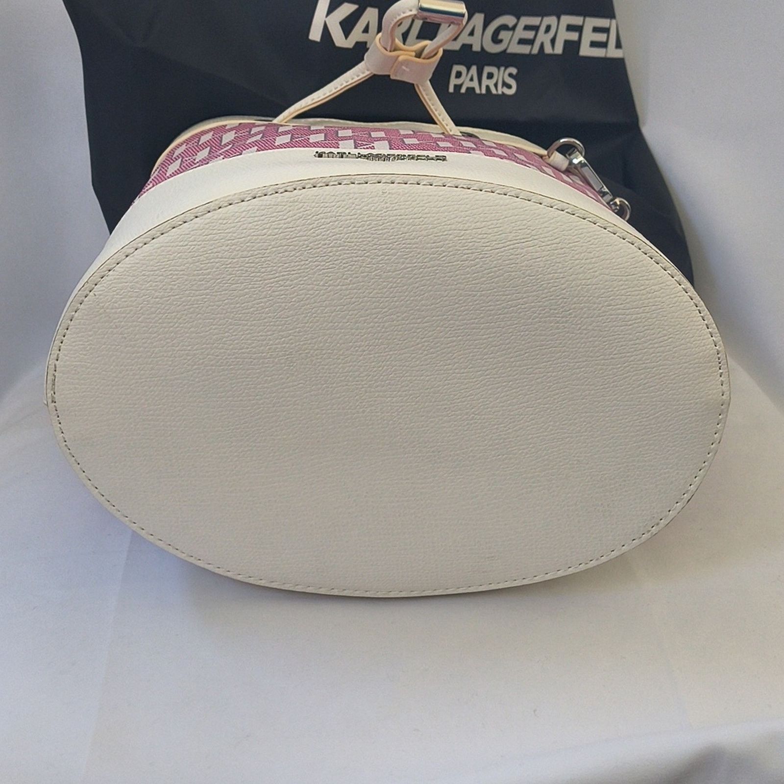 Karl Lagerfeld Like New Karl Lagerfield Paris Signature Leather Bucket Bag Size ONE SIZE - 6 Thumbnail
