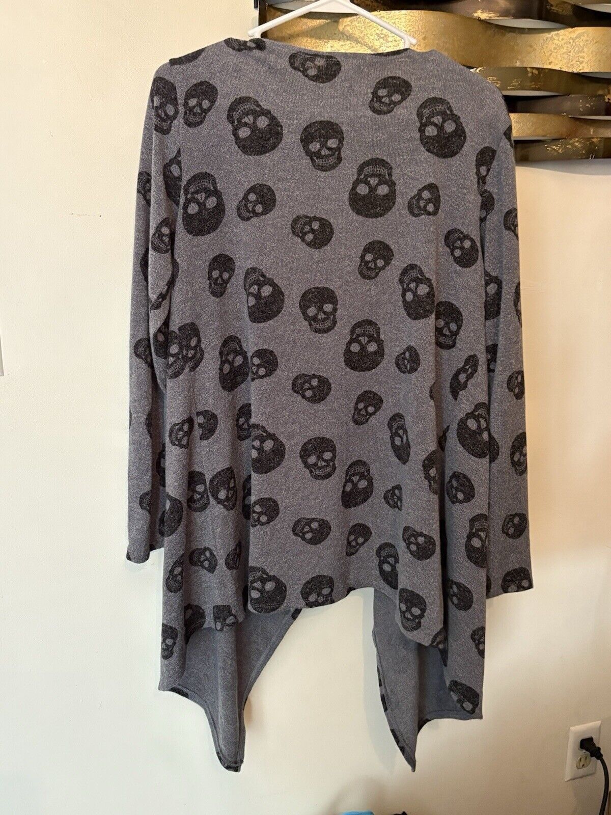 Hot Topic Hot Topic Skull Sweater Open Front Gray Black Small Size S / US 4 / IT 40 - 2 Thumbnail