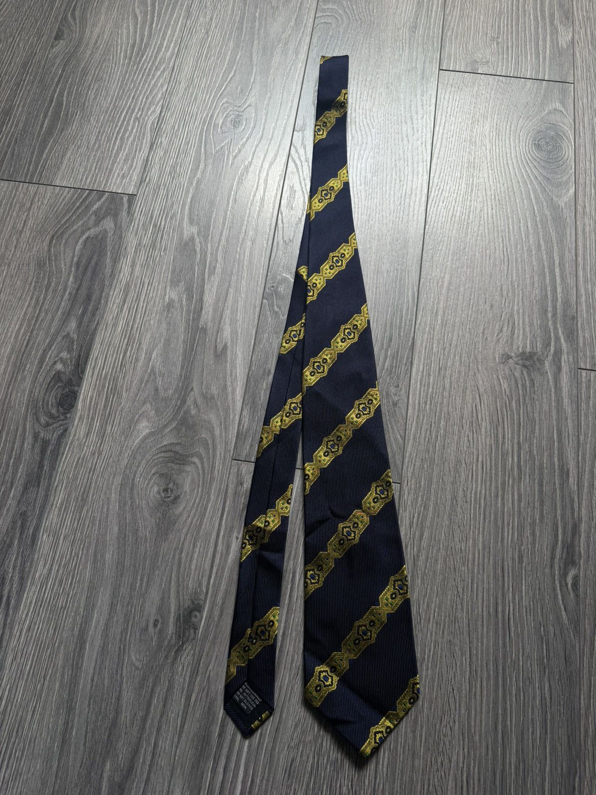 Versace Vintage Gianni Versace 100% silk necktie, baroque pattern Size ONE SIZE - 7 Thumbnail